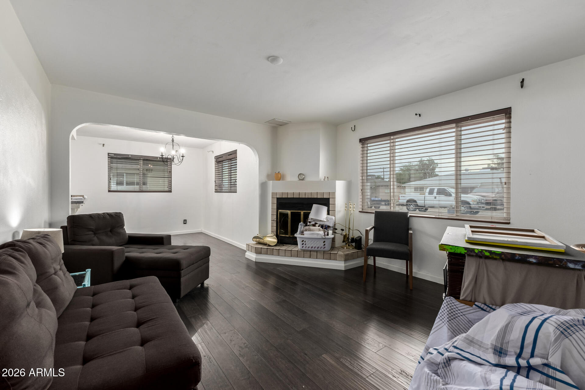 2932 W TOWNLEY Avenue