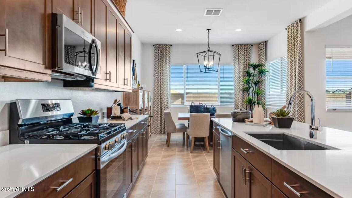 15000 W DESERT HOLLOW Drive