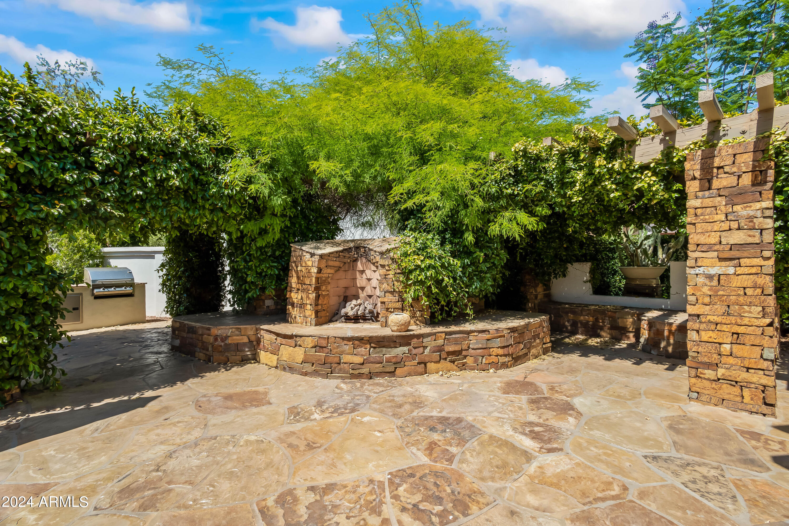 MERRILL CANTATIERRA LOT 1-49 PUT STS IND BEND WASH - Residential