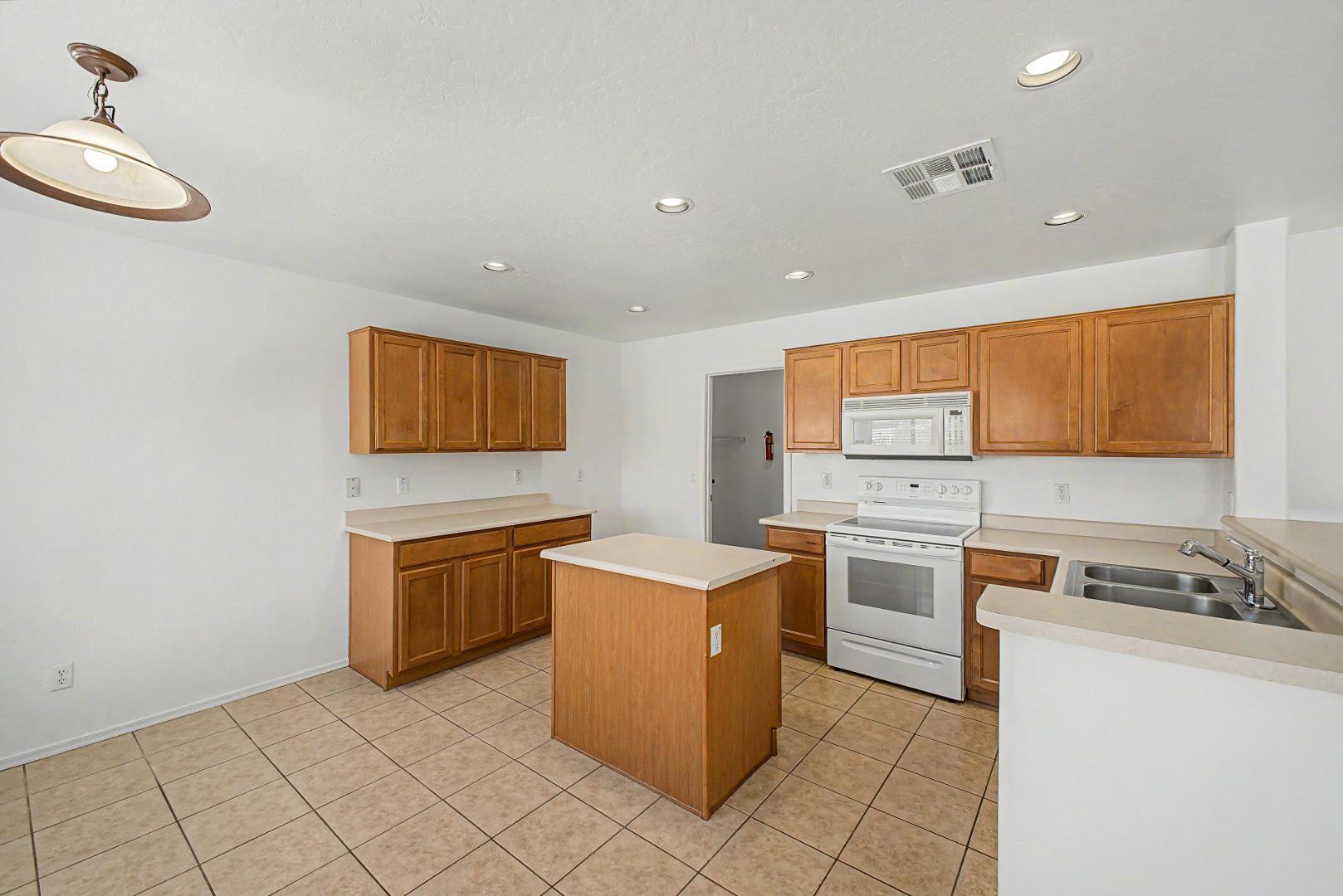 16818 W MARSHALL Lane