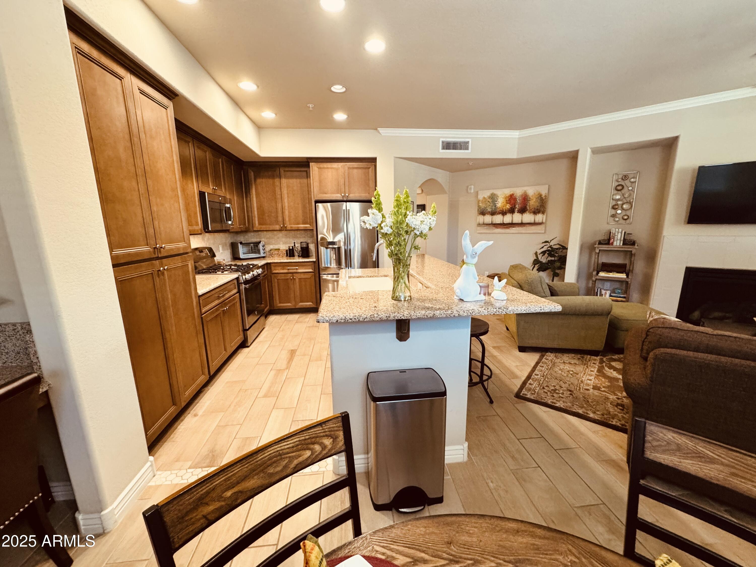 7601 E INDIAN BEND Road 1049
