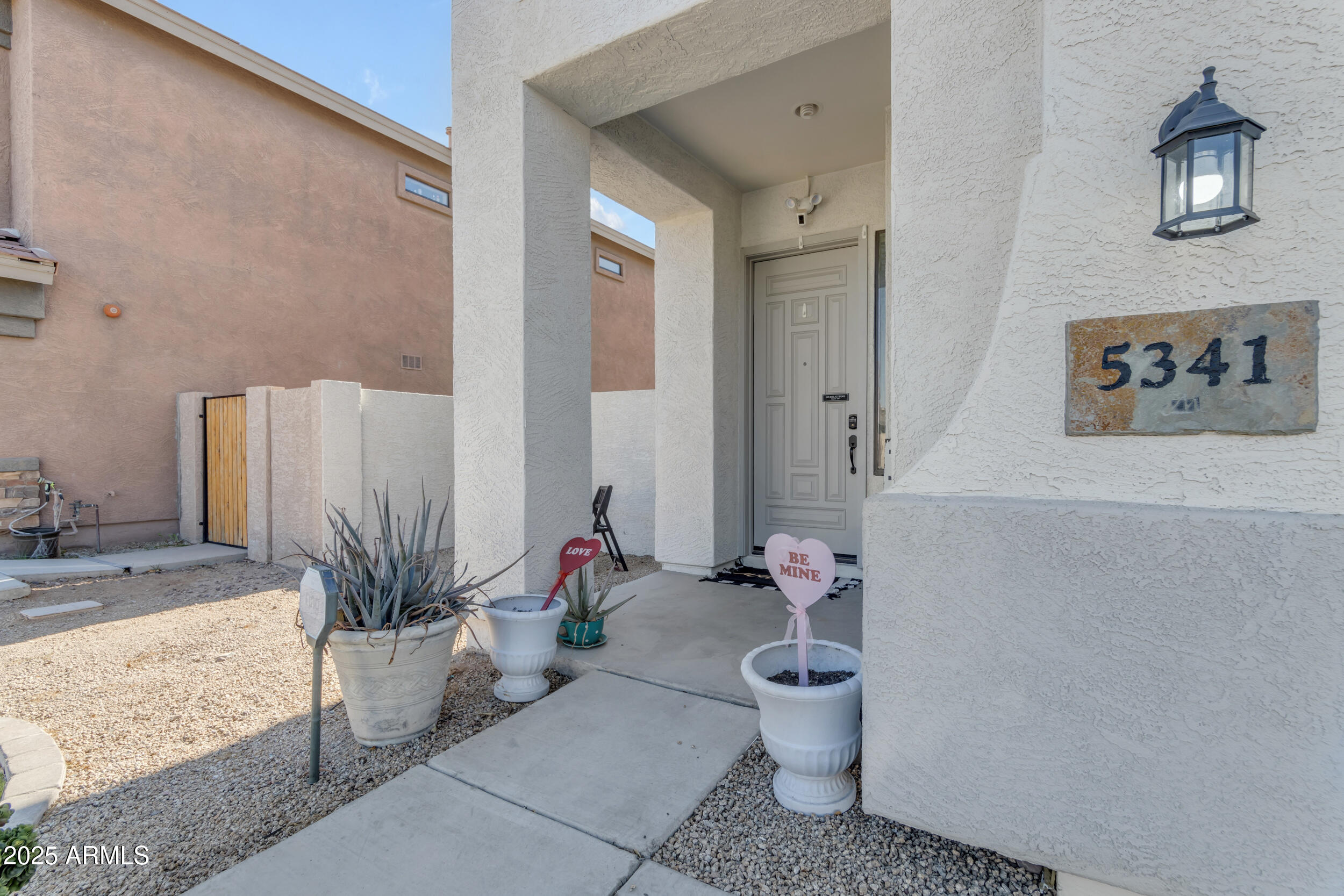 5341 E CAROL Avenue