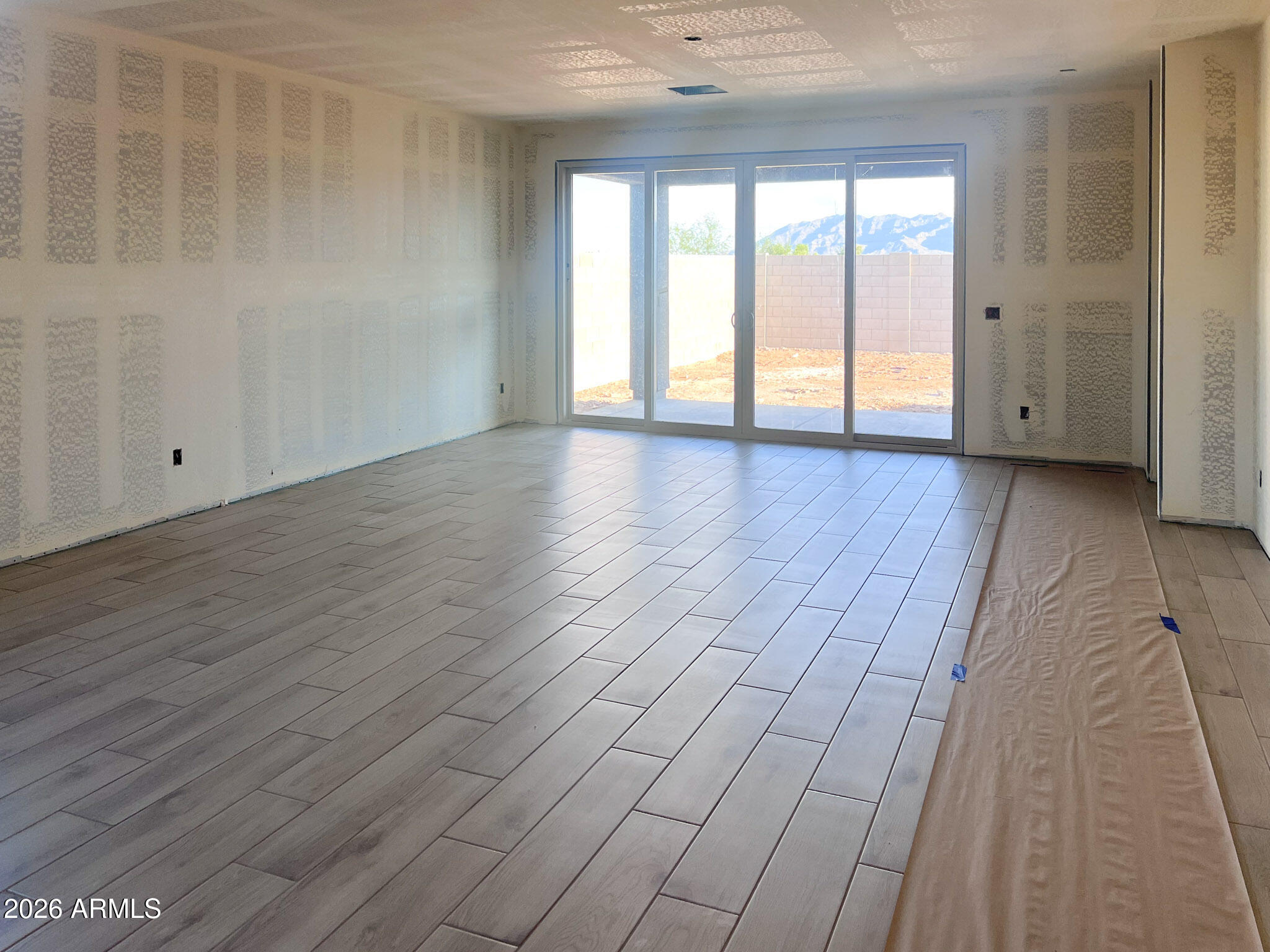 9521 W TAMARISK Avenue