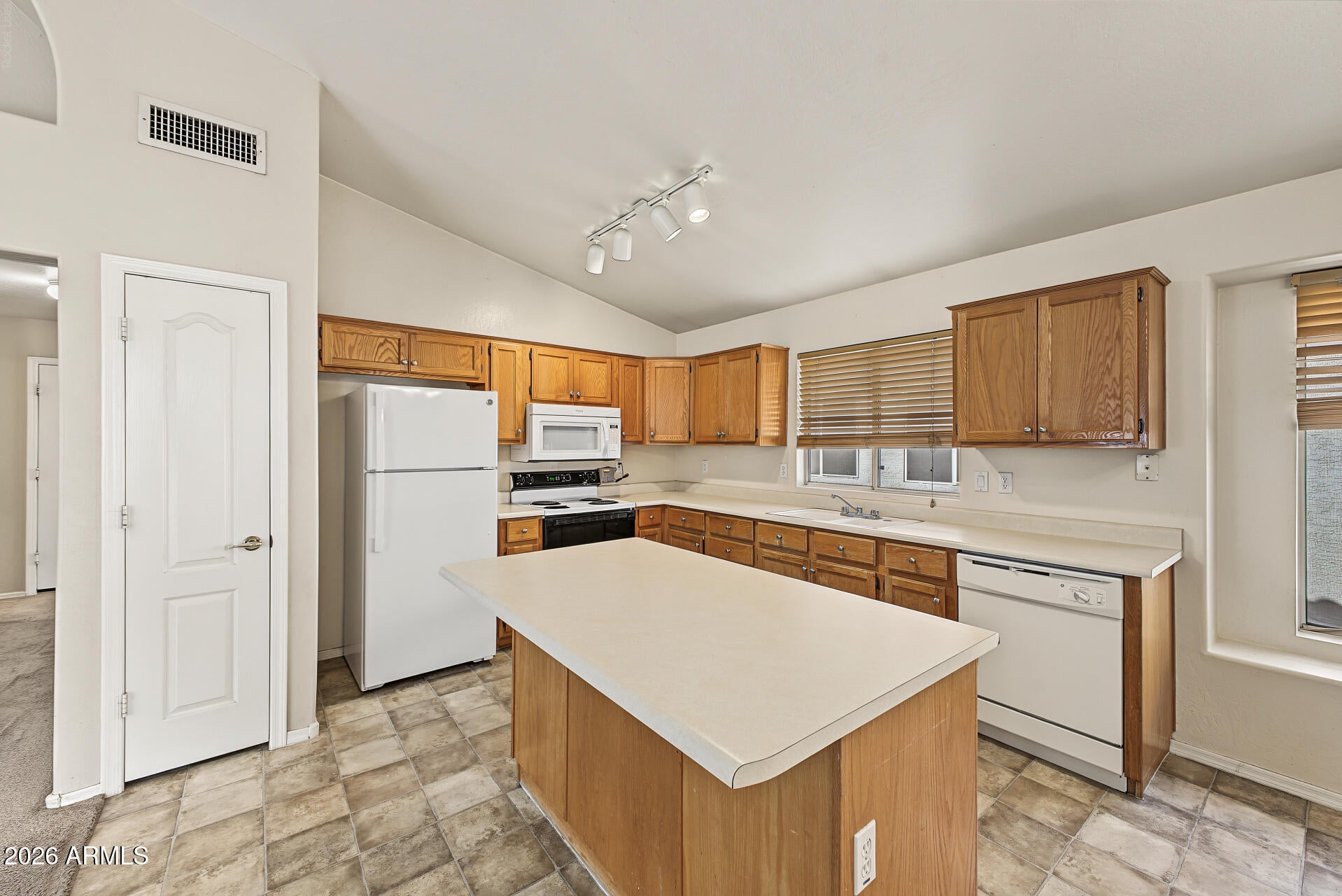 1086 W TODD Drive