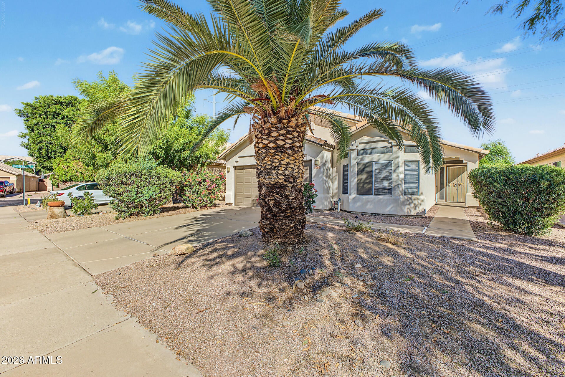 1086 W TODD Drive