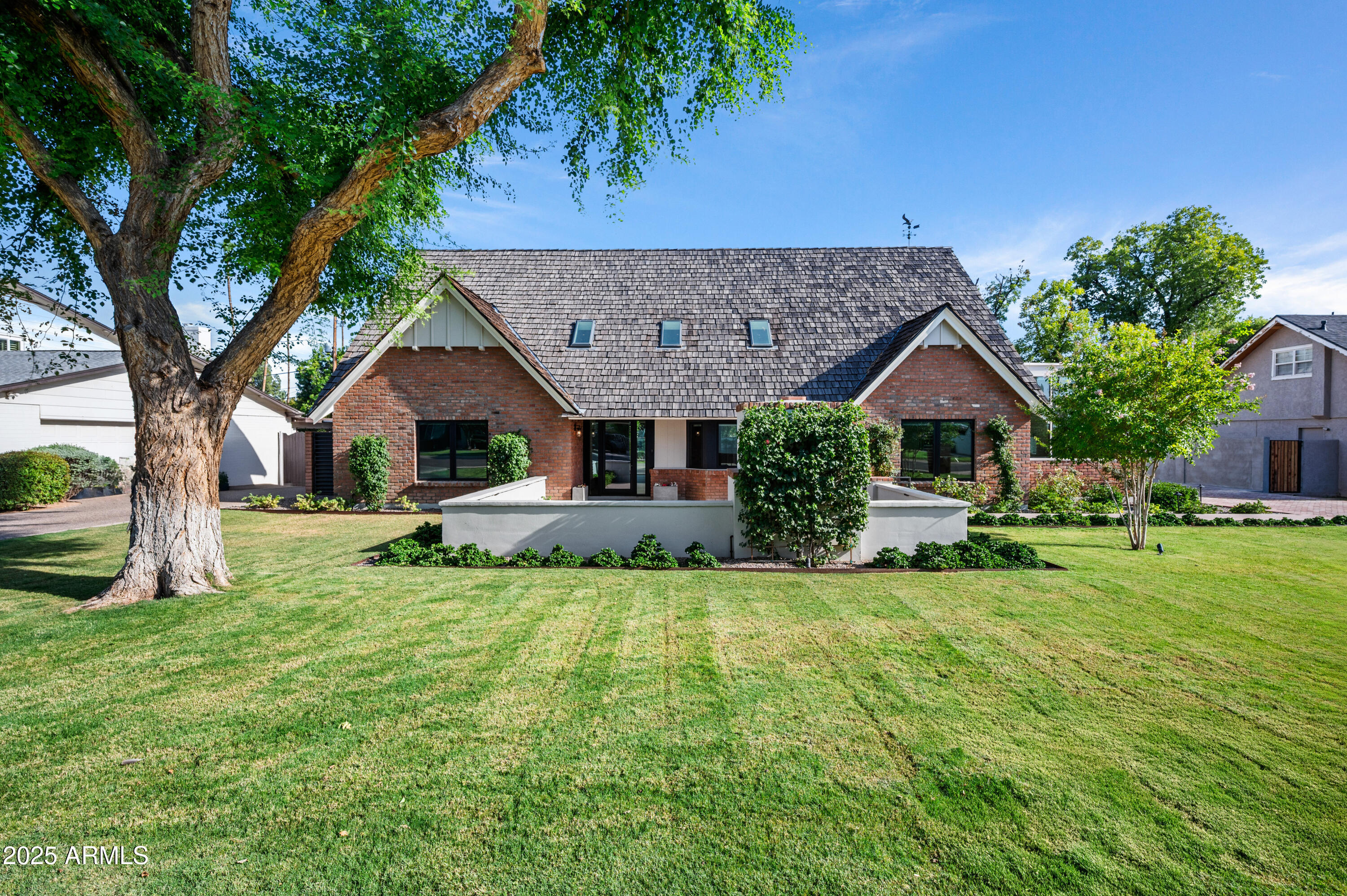 733 W EL CAMINO Drive