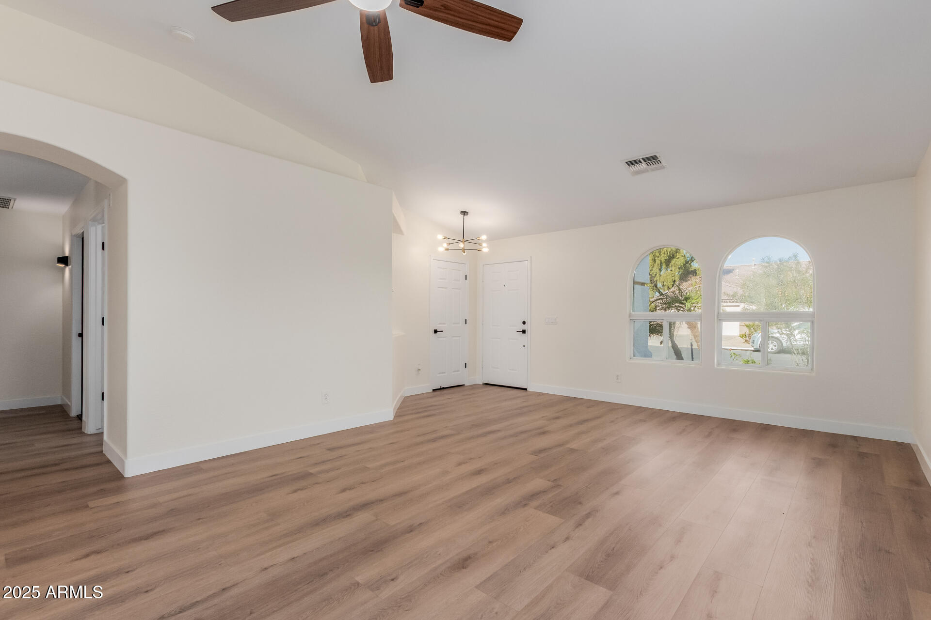 15105 W MONROE Street