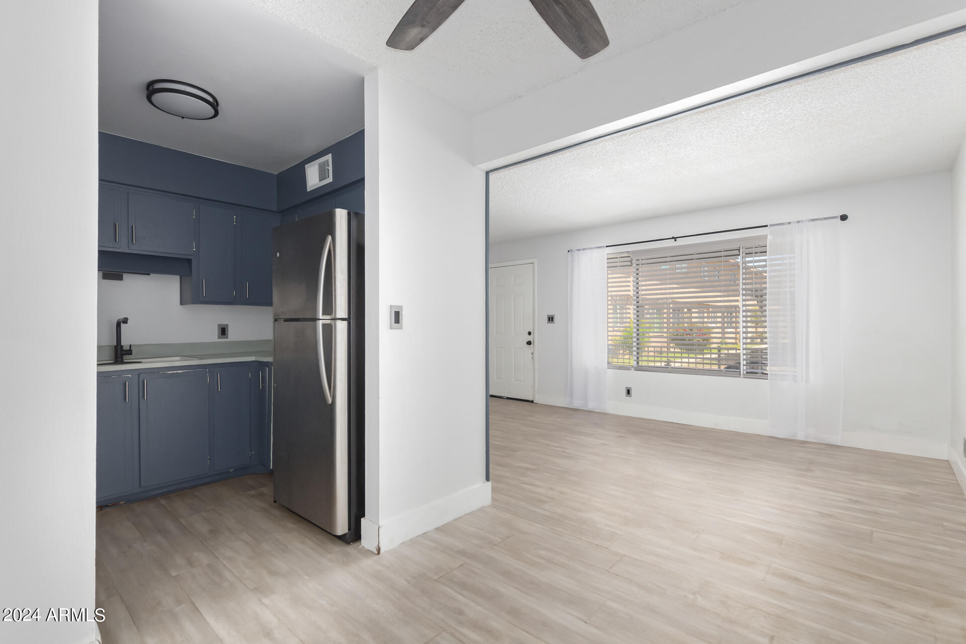 2406 W CAMPBELL Avenue 143