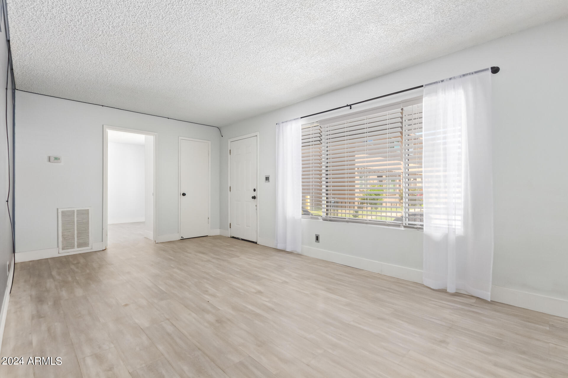2406 W CAMPBELL Avenue 143