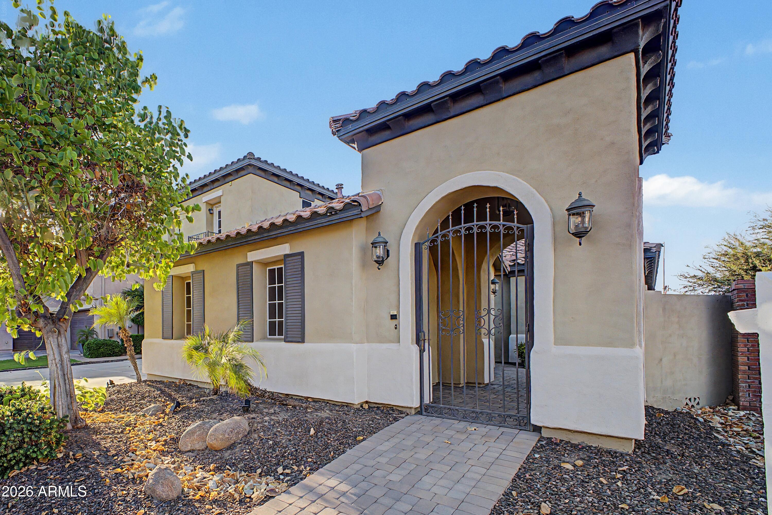 2318 E Aster Drive