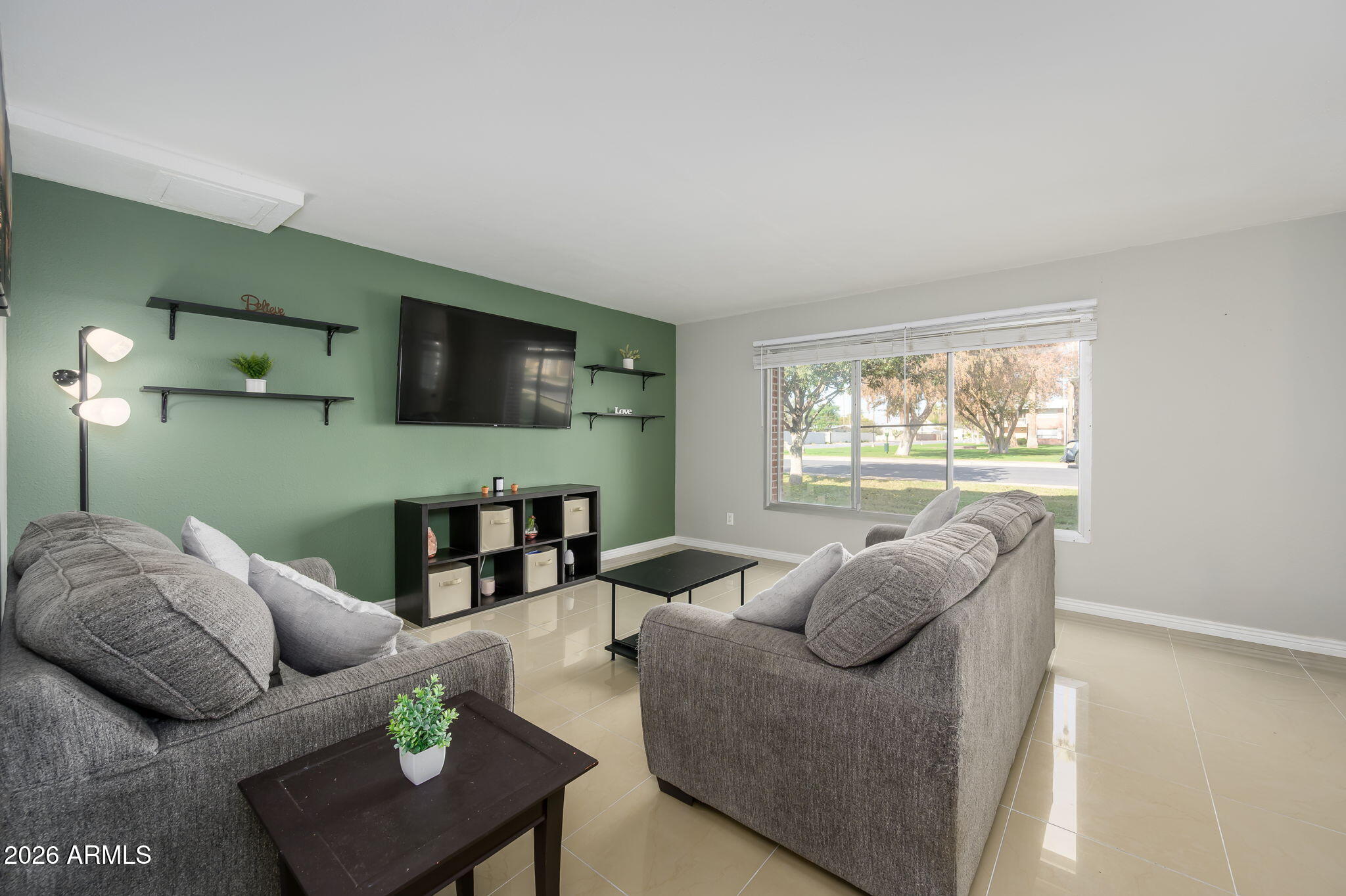 1665 W HAZELWOOD Street