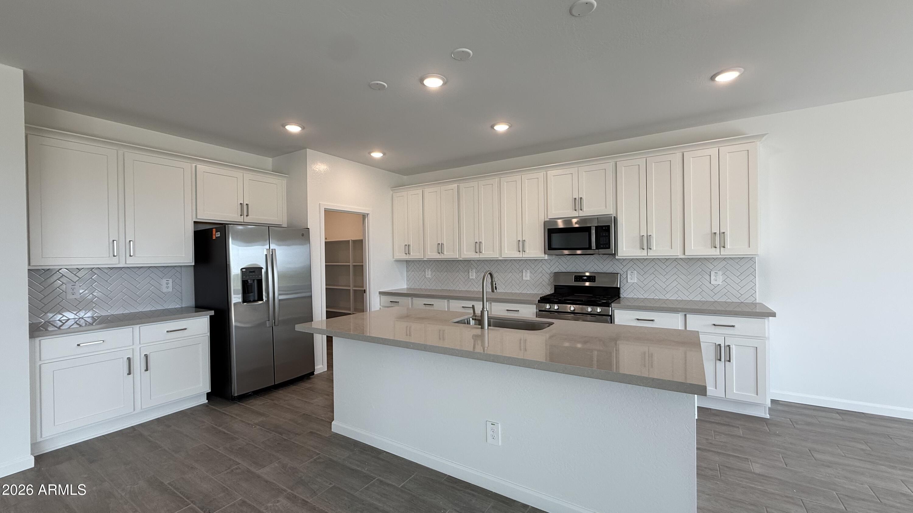 47103 W PECAN WOODS --