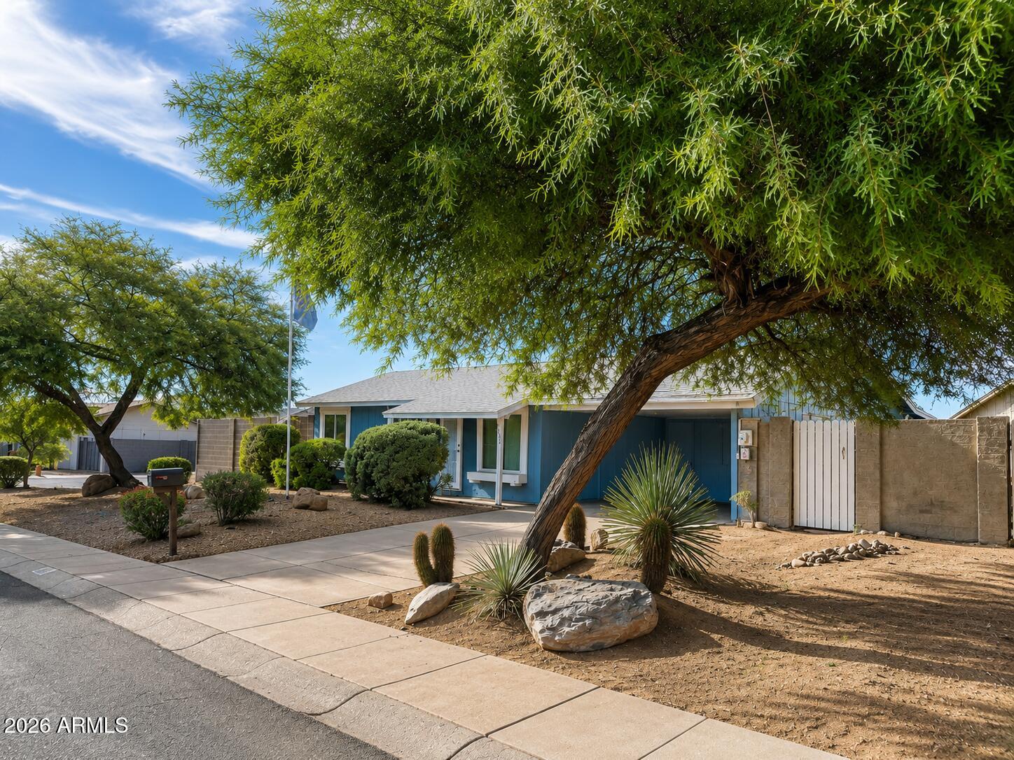 2031 E VISTA Drive