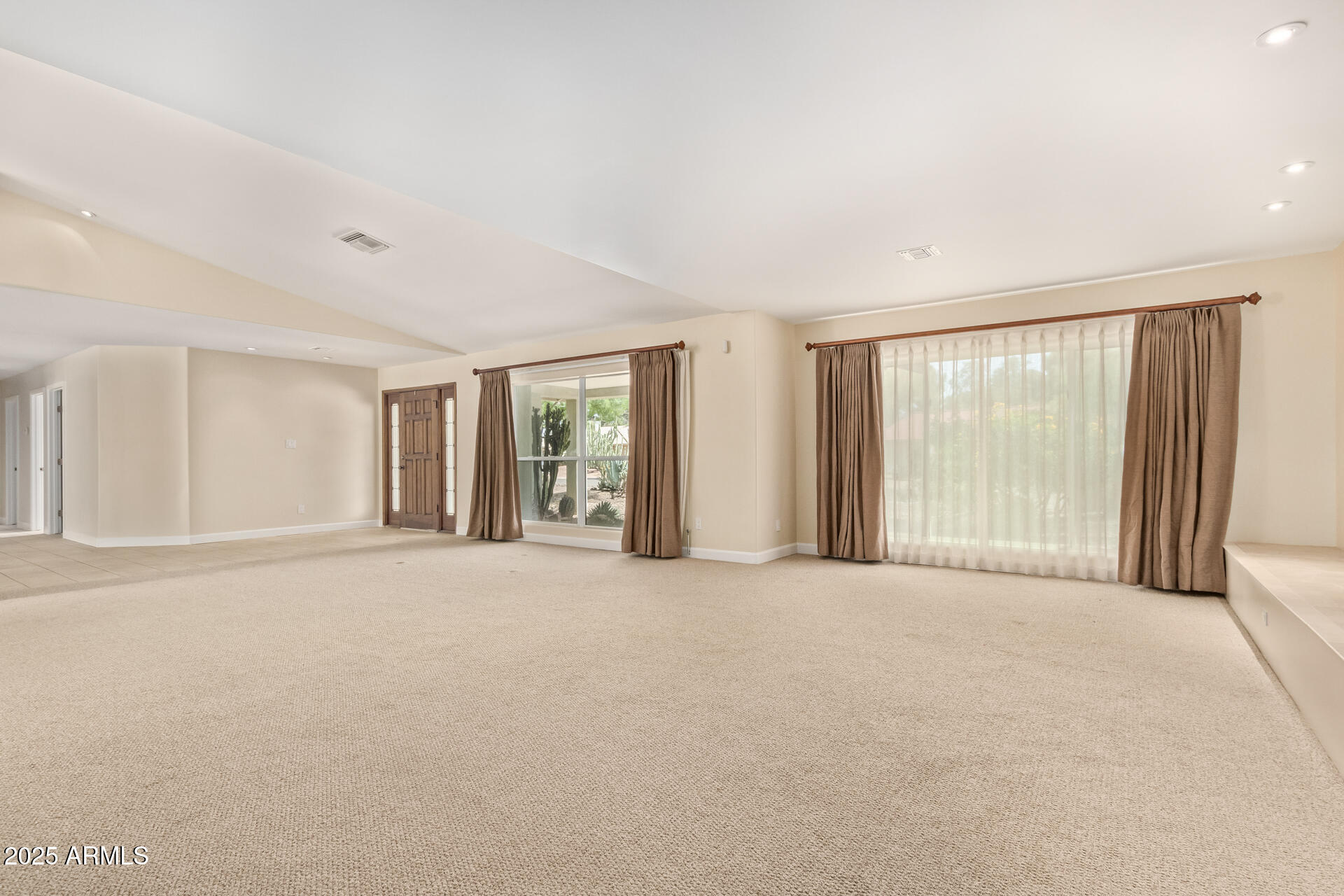6102 E ASTER Drive