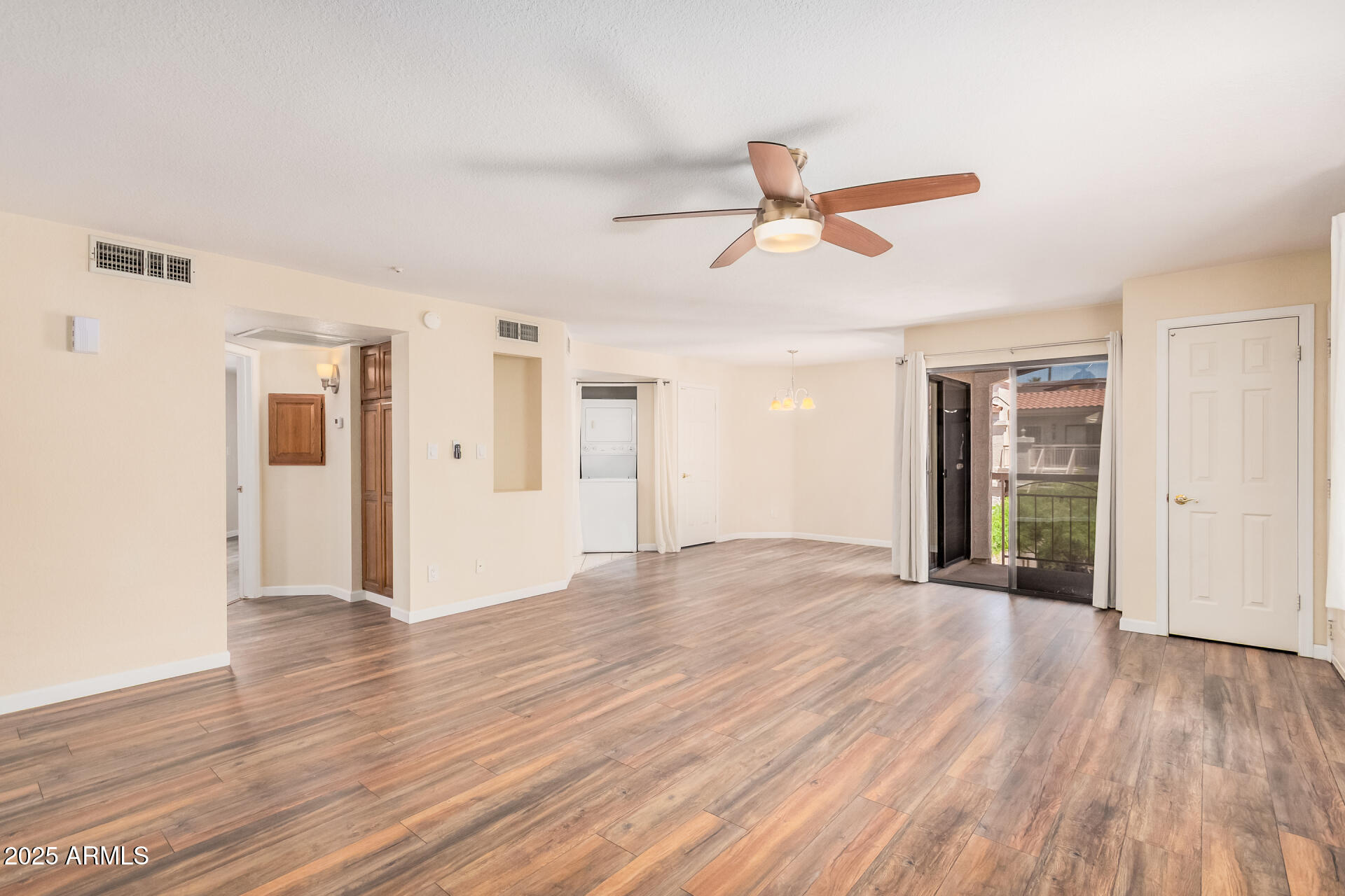 9151 W GREENWAY Road 212