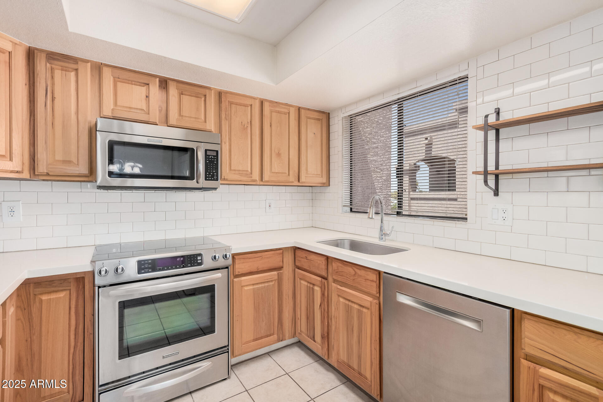 9151 W GREENWAY Road 212