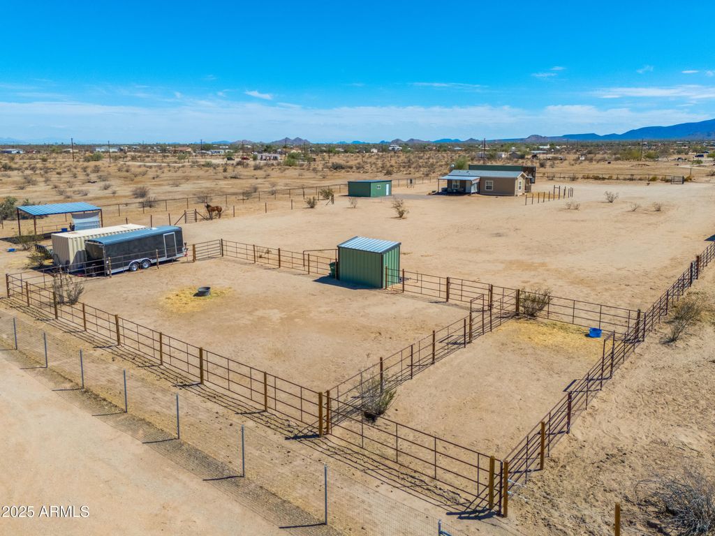 Photo of 52998 W Badger Road, Maricopa, AZ 85139 (MLS # 6928960)