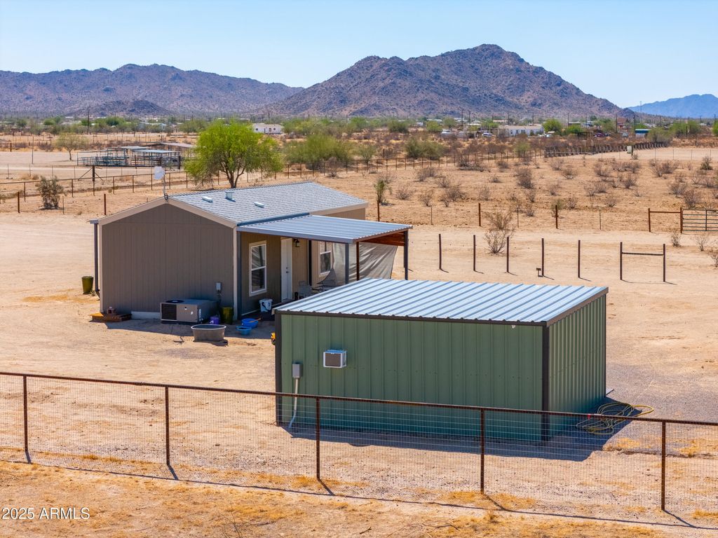 Photo of 52998 W Badger Road, Maricopa, AZ 85139 (MLS # 6928960)