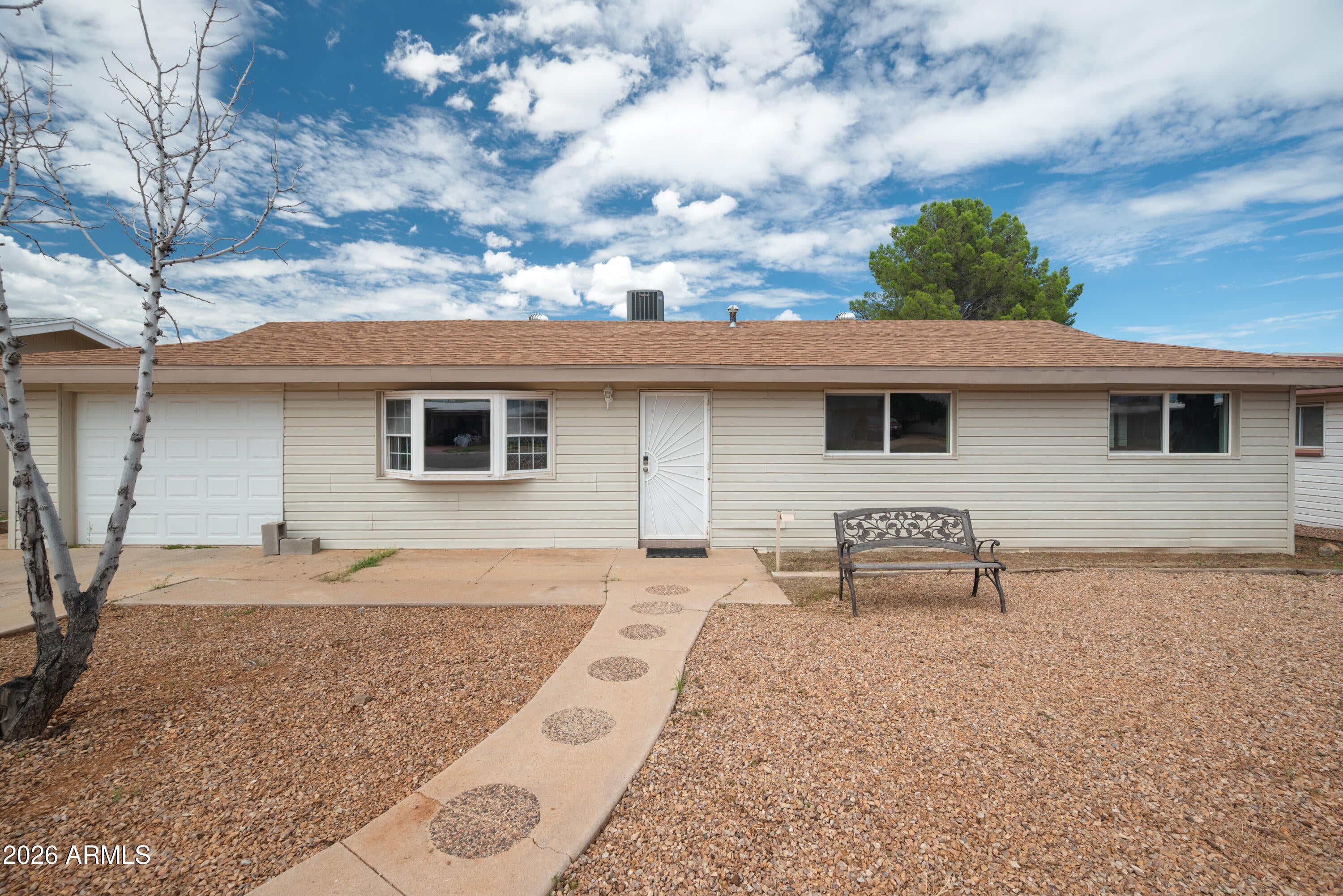 27 W JAMES Place