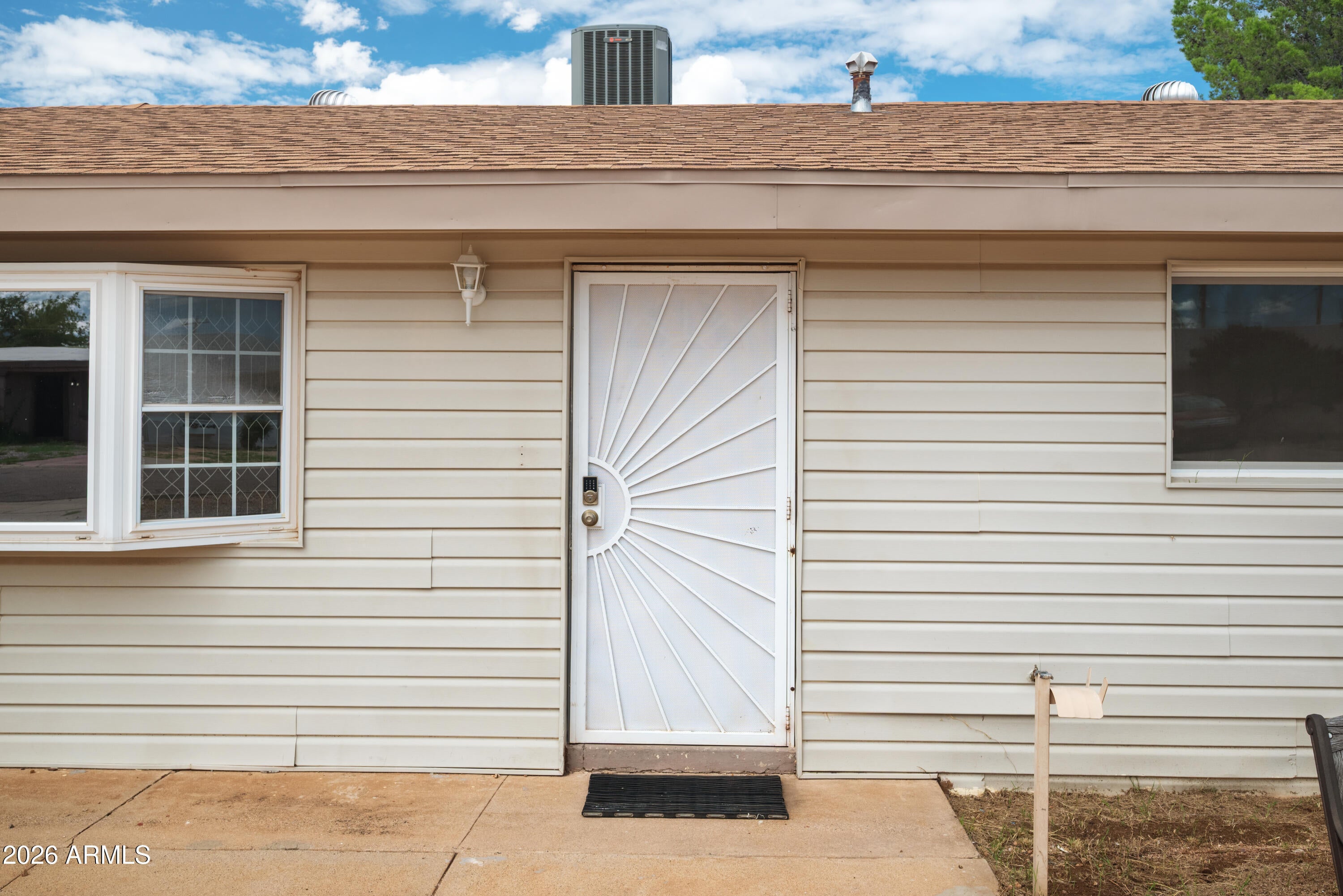 27 W JAMES Place