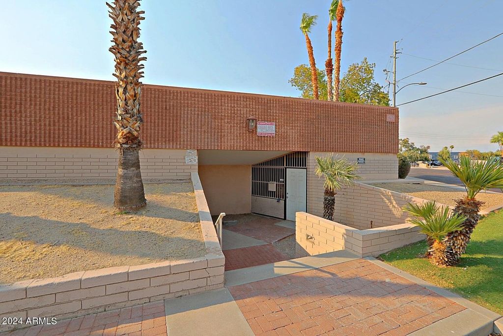 Photo of 4260 N 19th Avenue, Phoenix, AZ 85015 (MLS # 6976636)