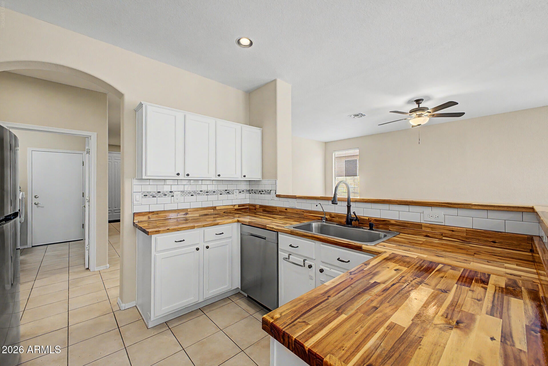 1819 W Nighthawk Way