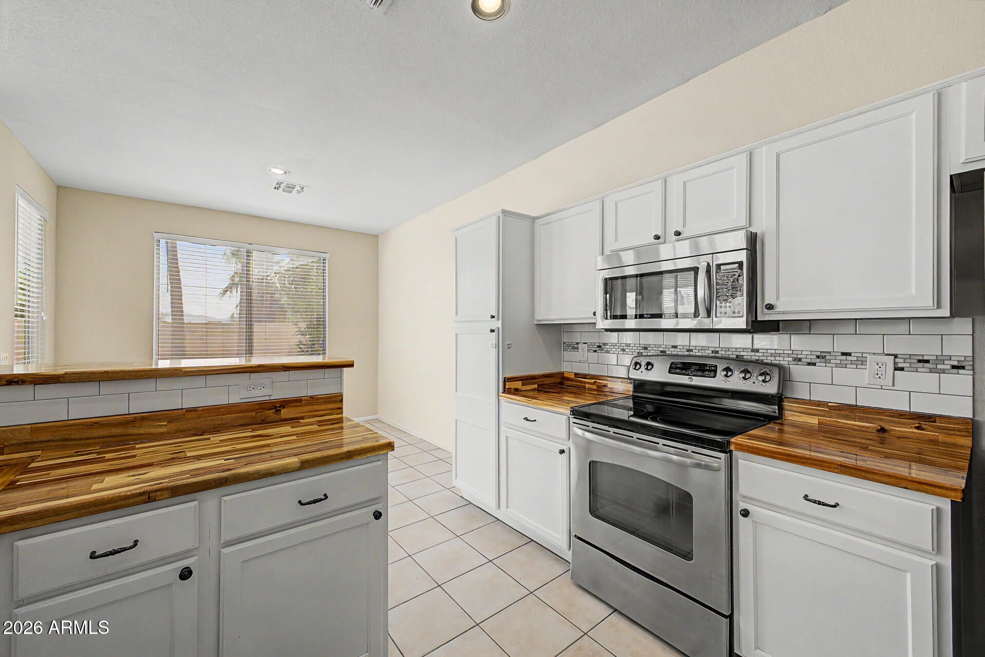 1819 W Nighthawk Way