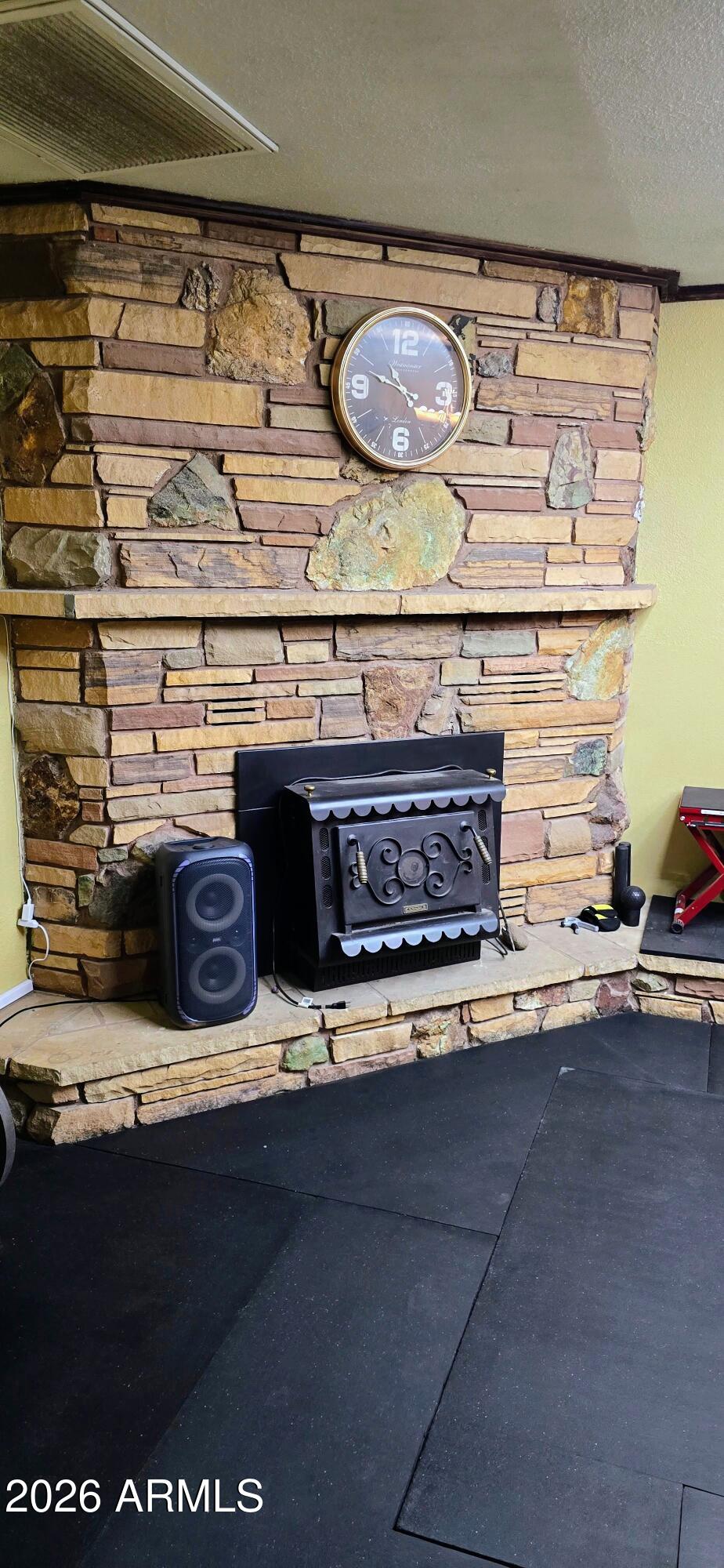 413 N Cottonwood Avenue