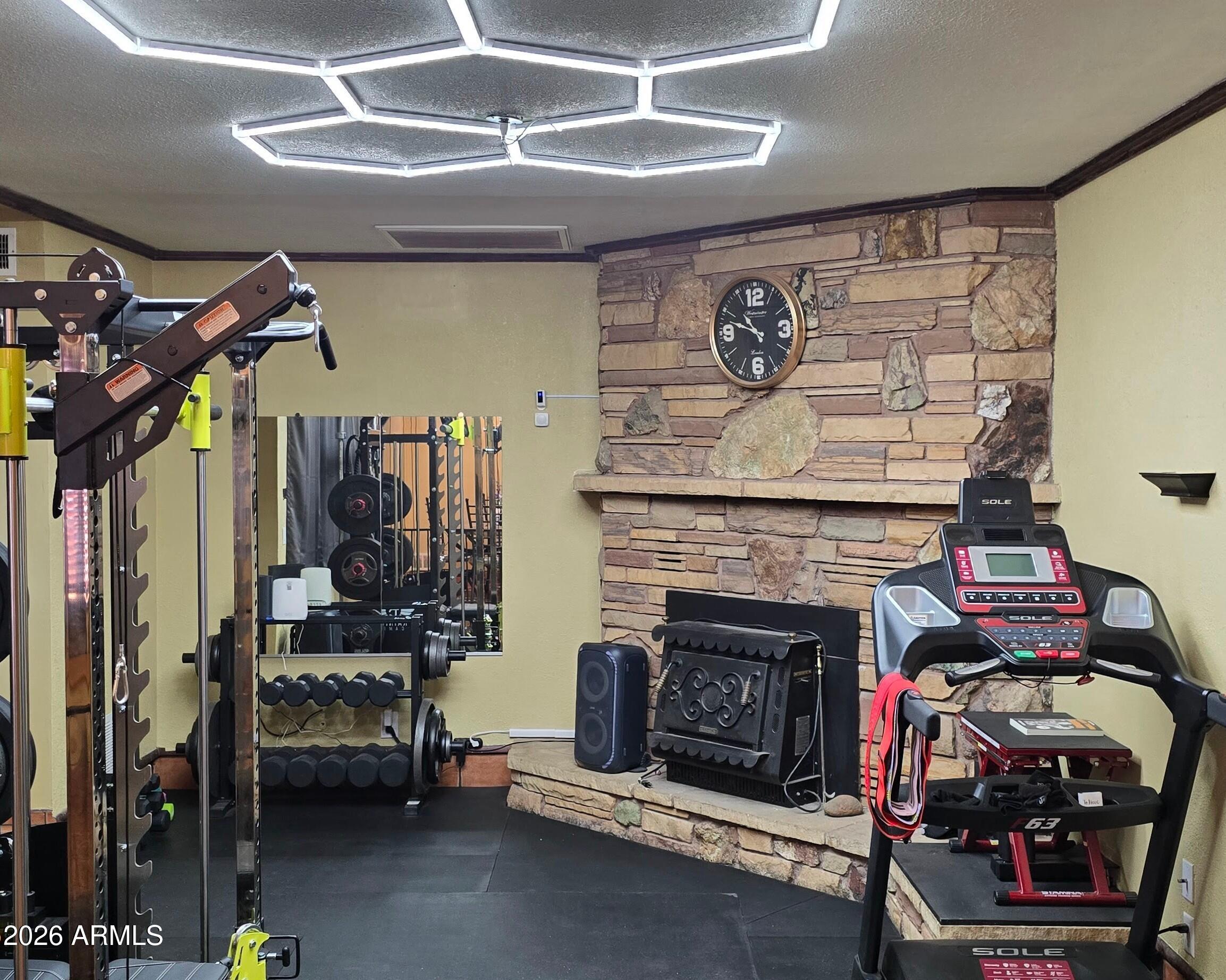 413 N Cottonwood Avenue