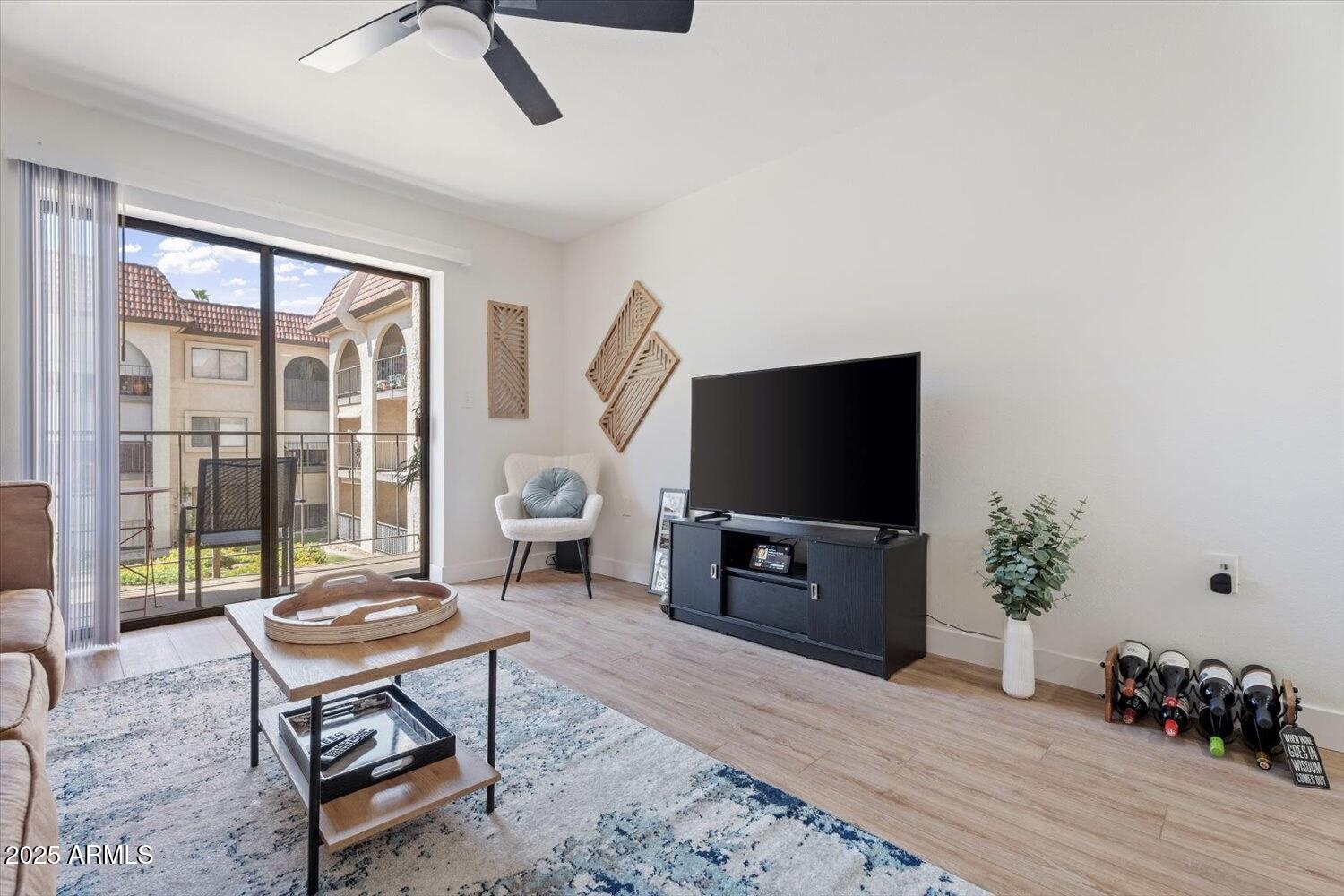 3033 E DEVONSHIRE Avenue 2003