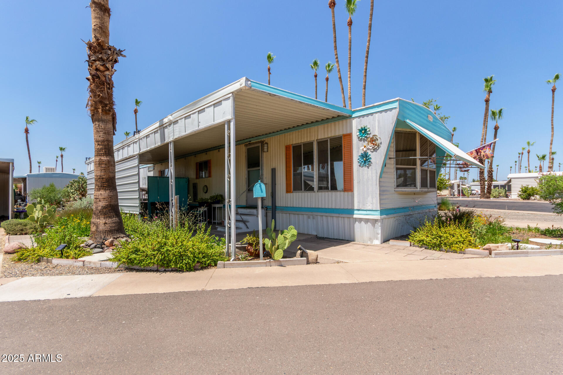 4065 E UNIVERSITY Drive 76