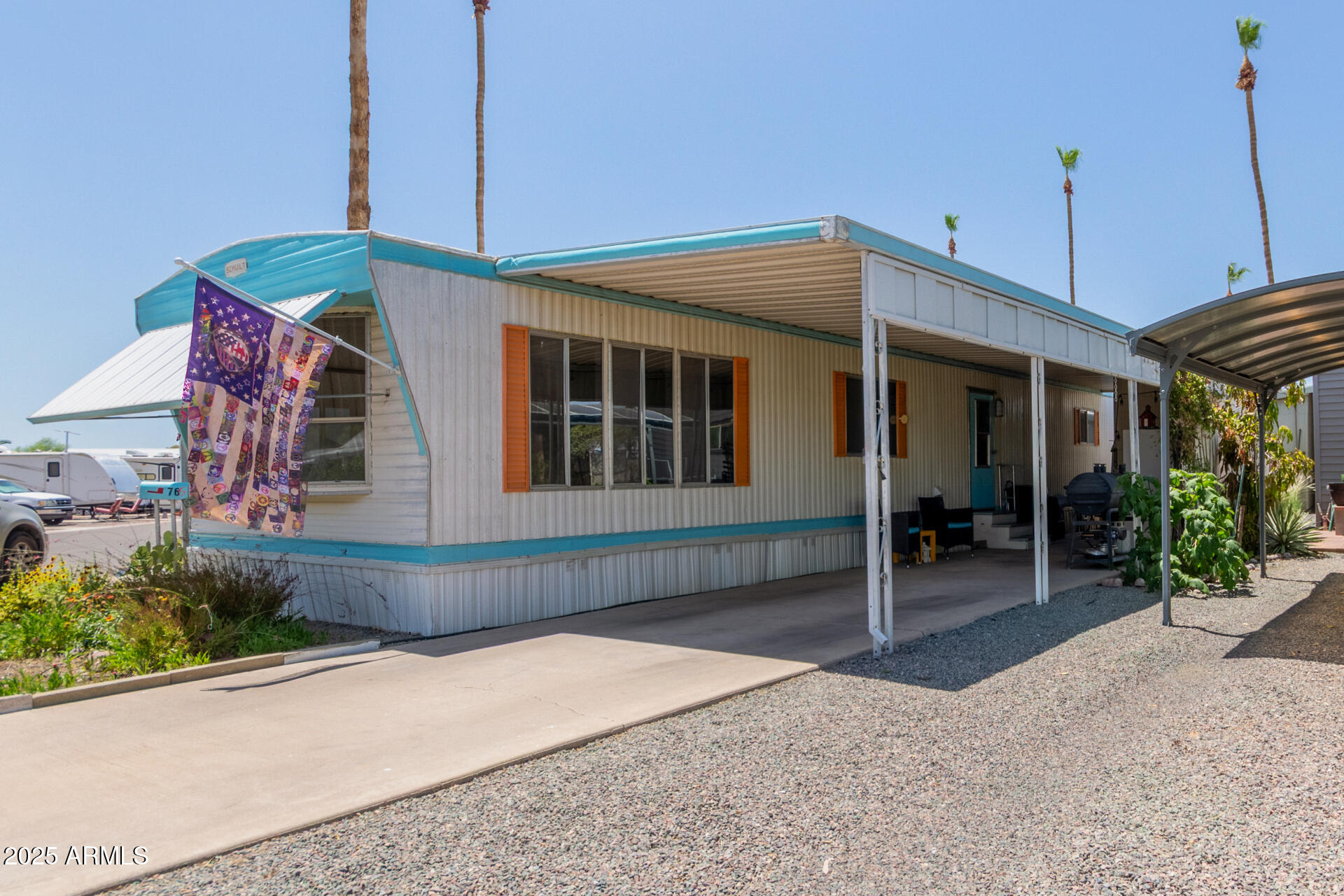 4065 E UNIVERSITY Drive 76