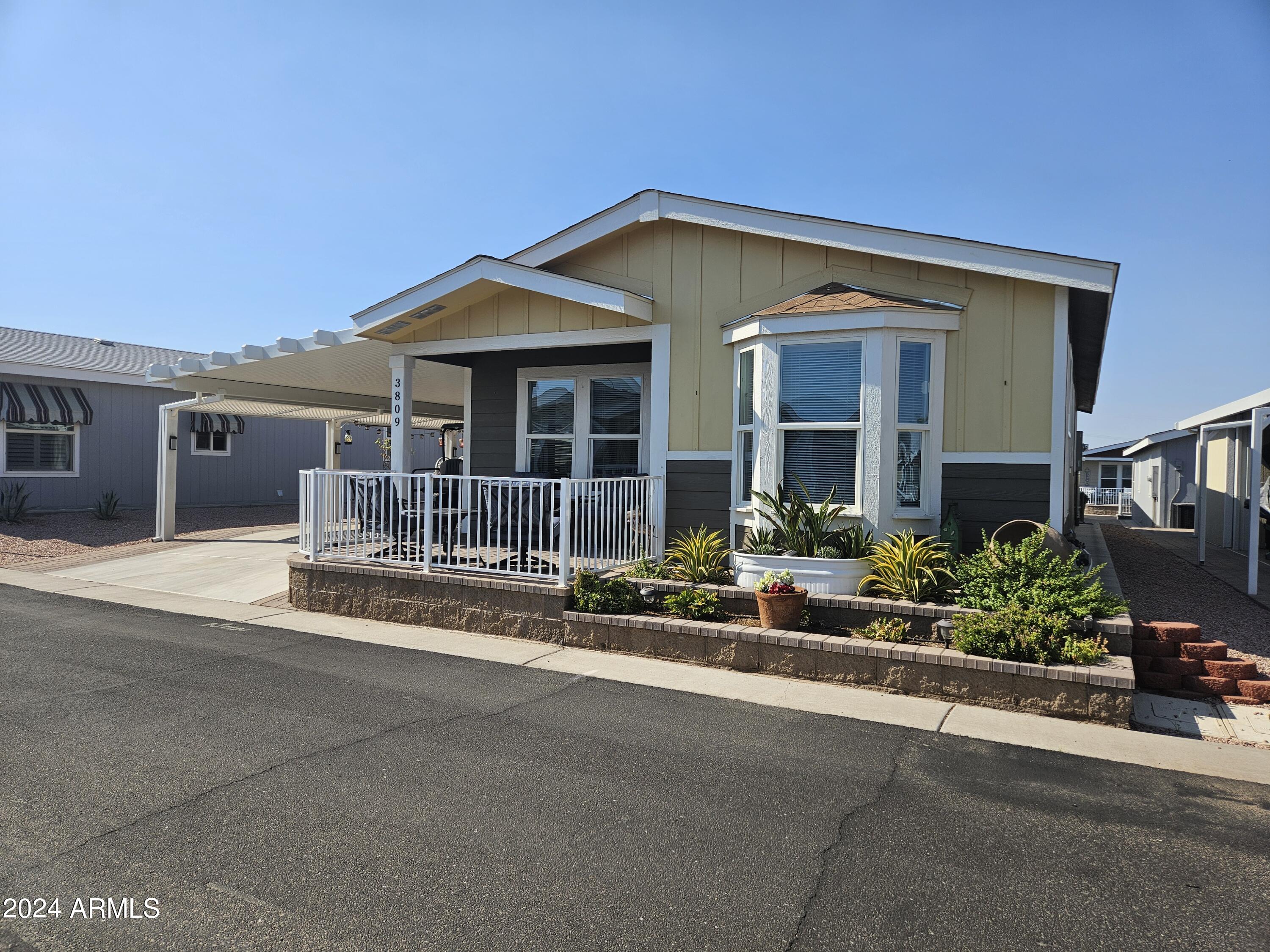 650 N Hawes Road 3809