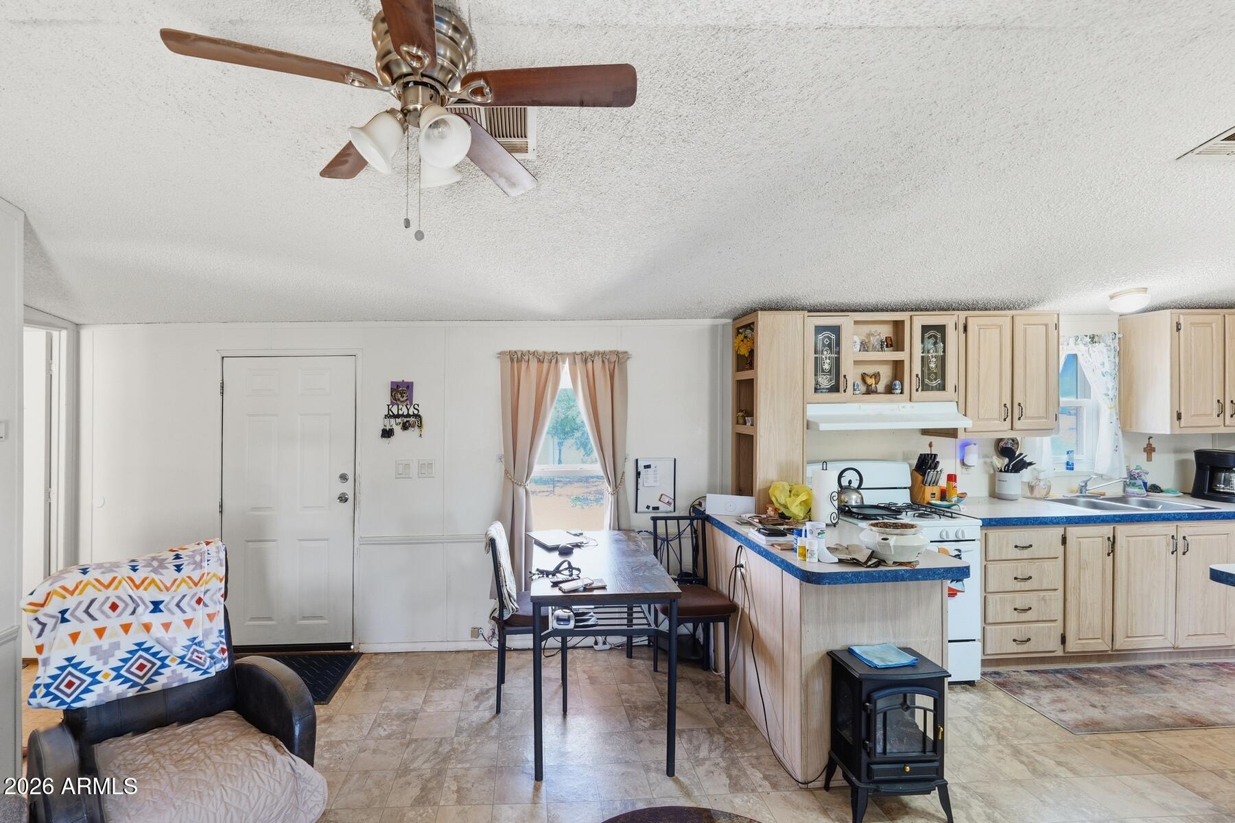 2479 N Calle Segundo --