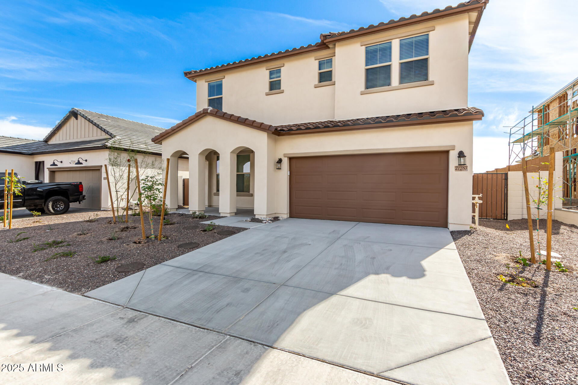 21283 W EDGEMONT Avenue