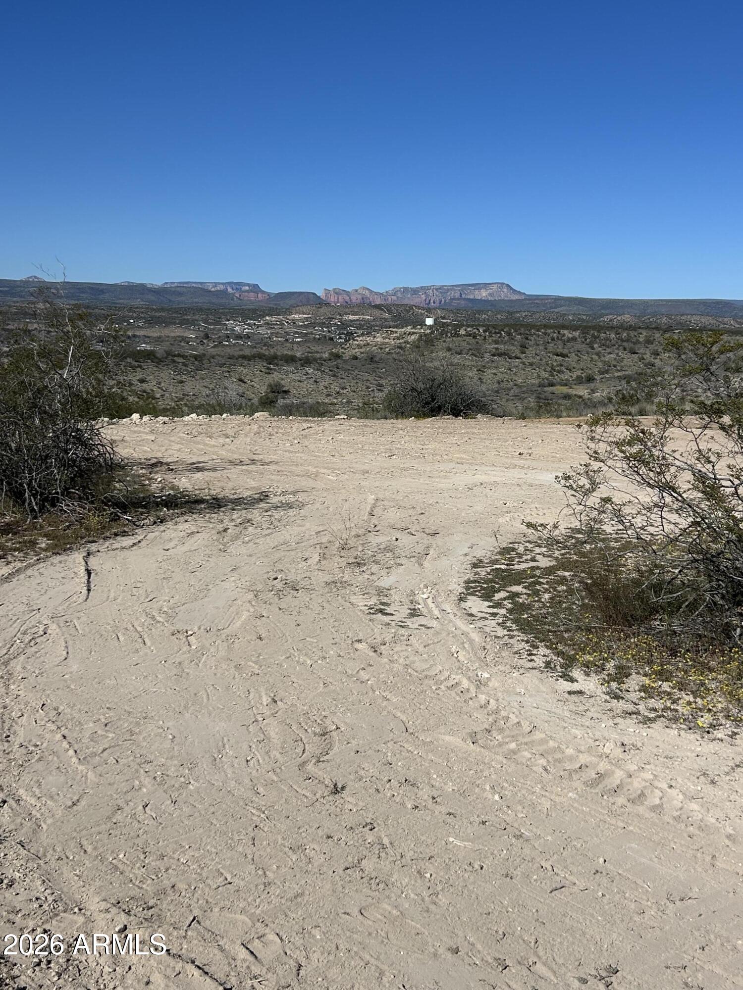 00 E Dragonshead 6.44AC Road -