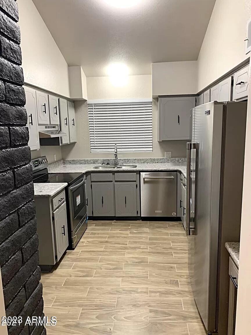 THE MEADOWS - Residential Lease