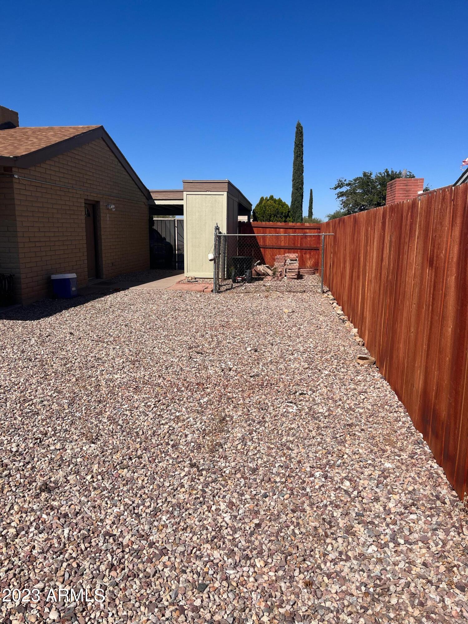 THE MEADOWS - Residential Lease