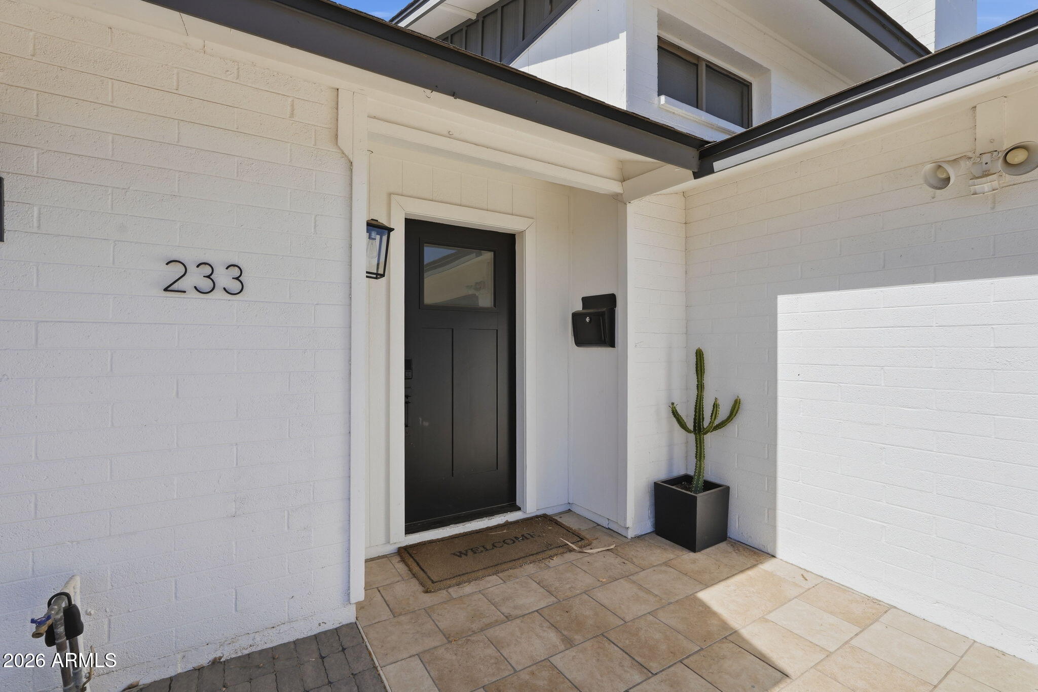 233 E ELLIS Drive