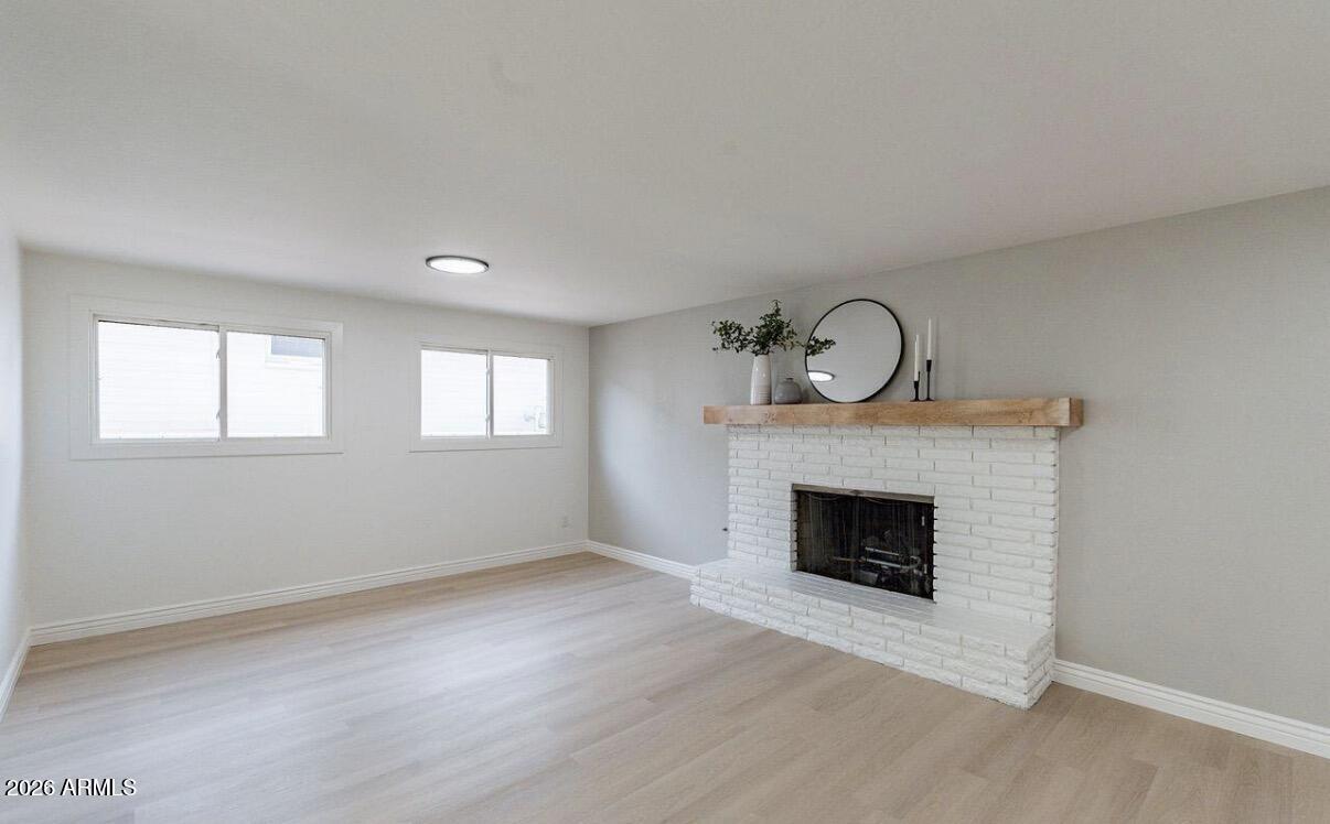 233 E ELLIS Drive