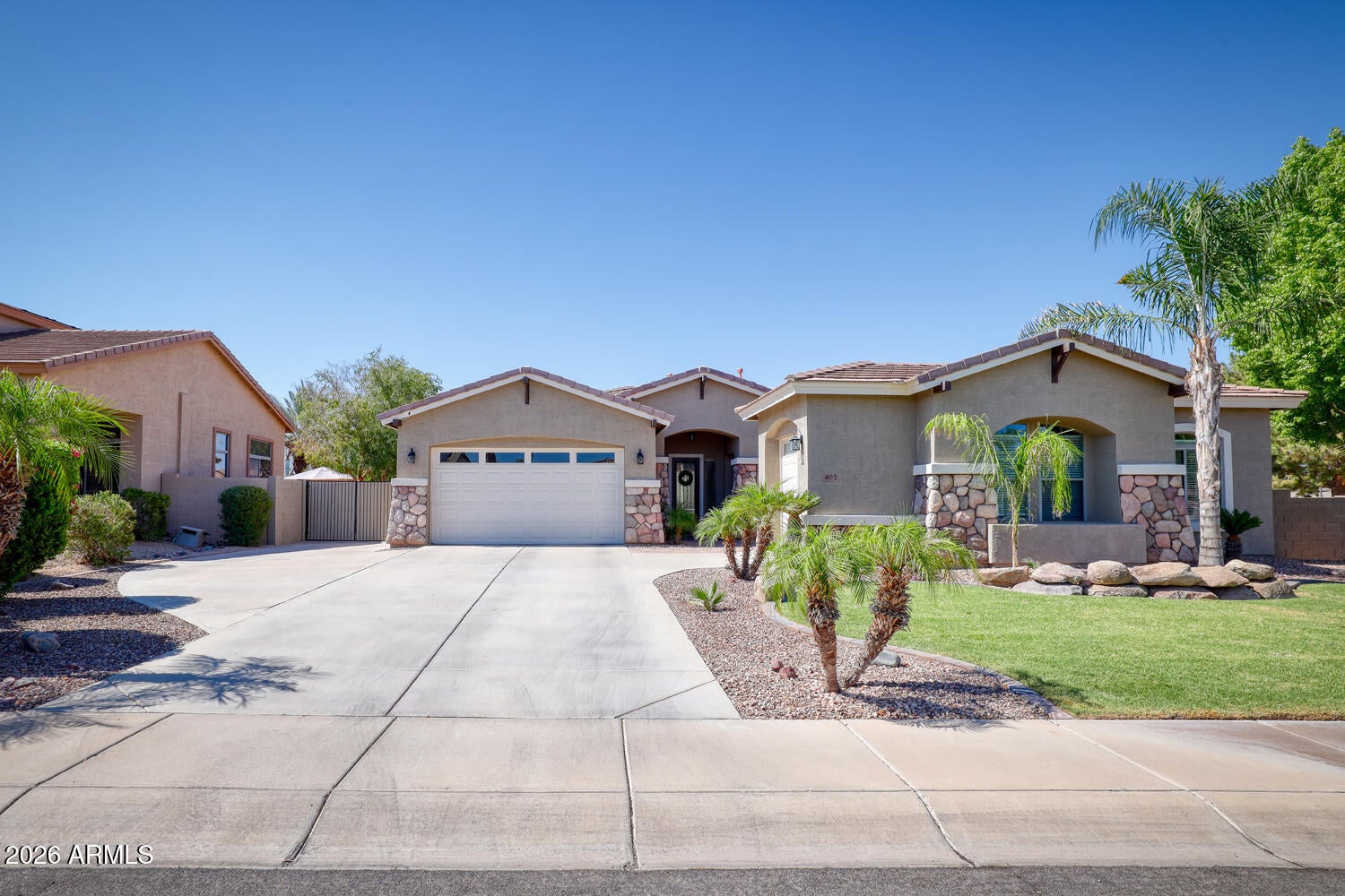 407 E TONTO Place