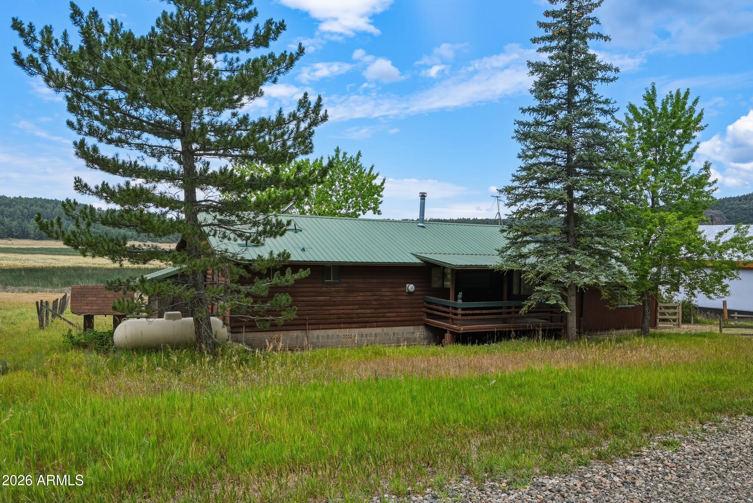127 LAKEVIEW Court