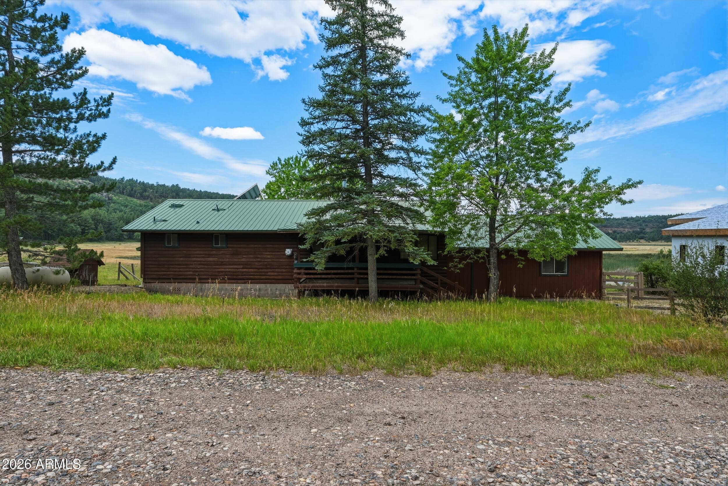 127 LAKEVIEW Court