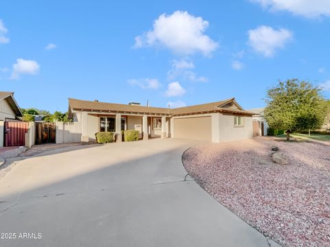 Photo of 8414 E Orange Blossom Lane, Scottsdale, AZ 85250 (MLS # 6938977)