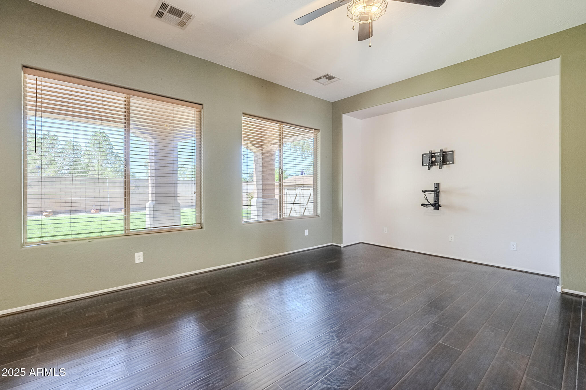 Chandler, Arizona 85249, United States, 5 Bedrooms Bedrooms, ,4 BathroomsBathrooms,Residential,Active,151954