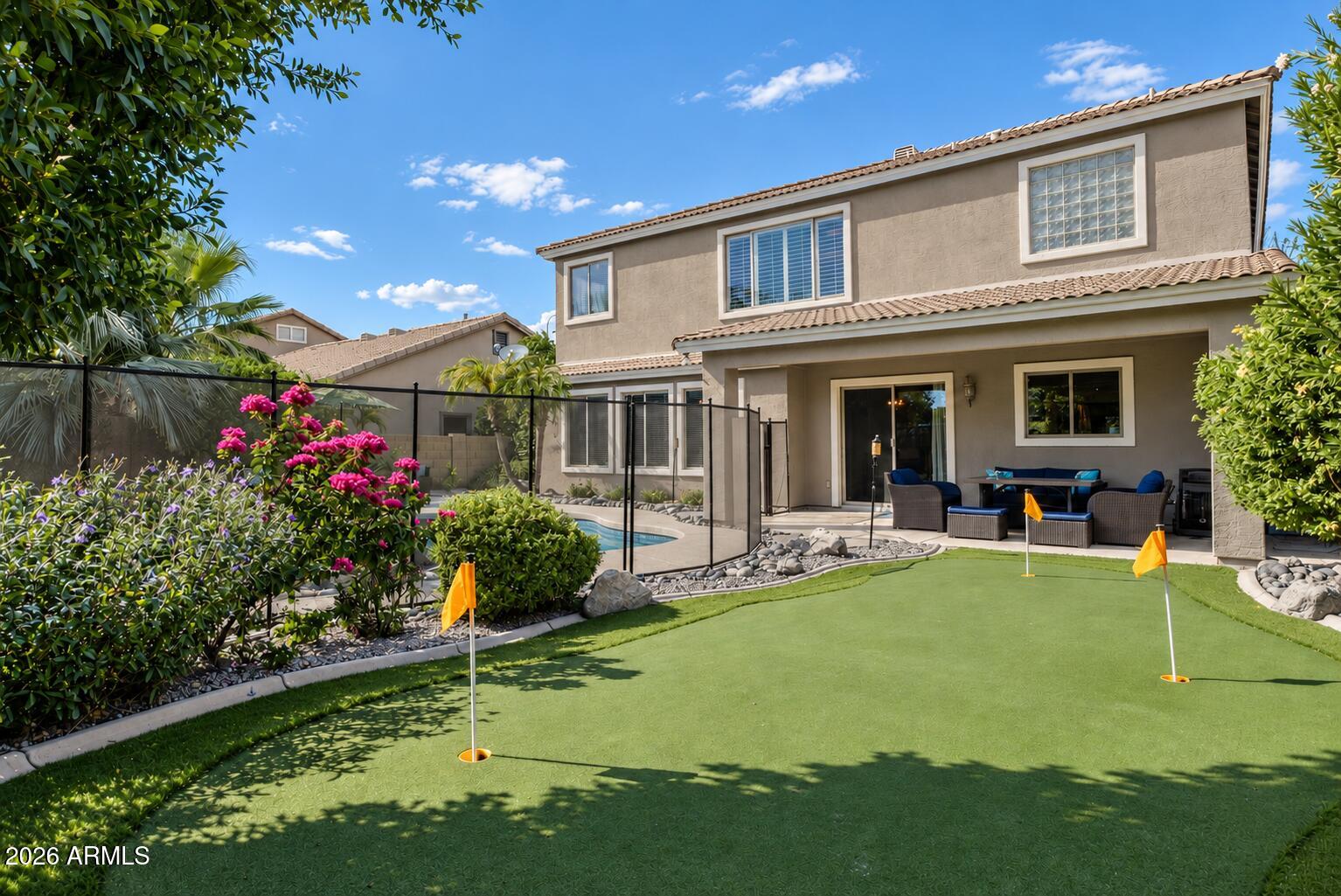 1931 E REDWOOD Drive