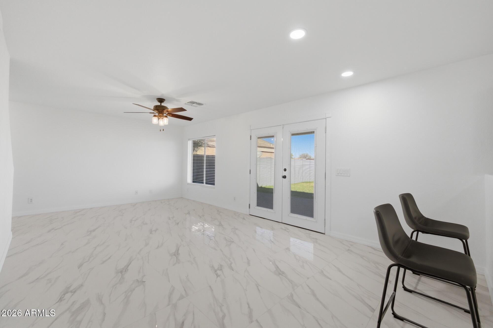 970 E CHRISTOPHER Street