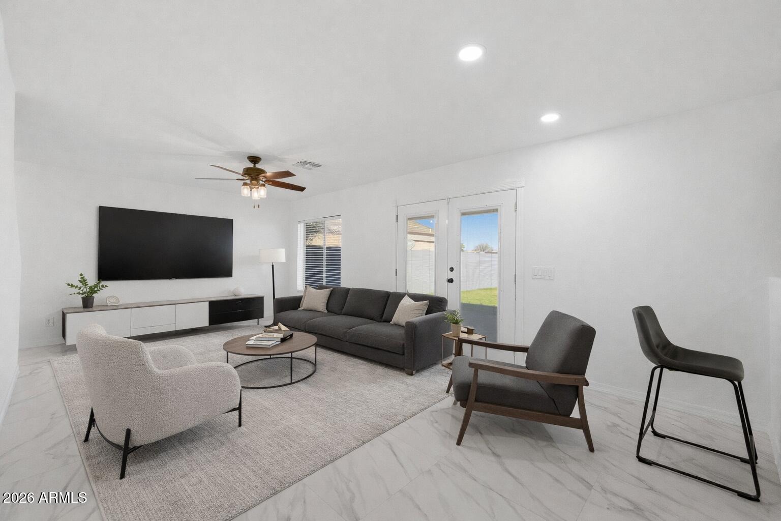 970 E CHRISTOPHER Street