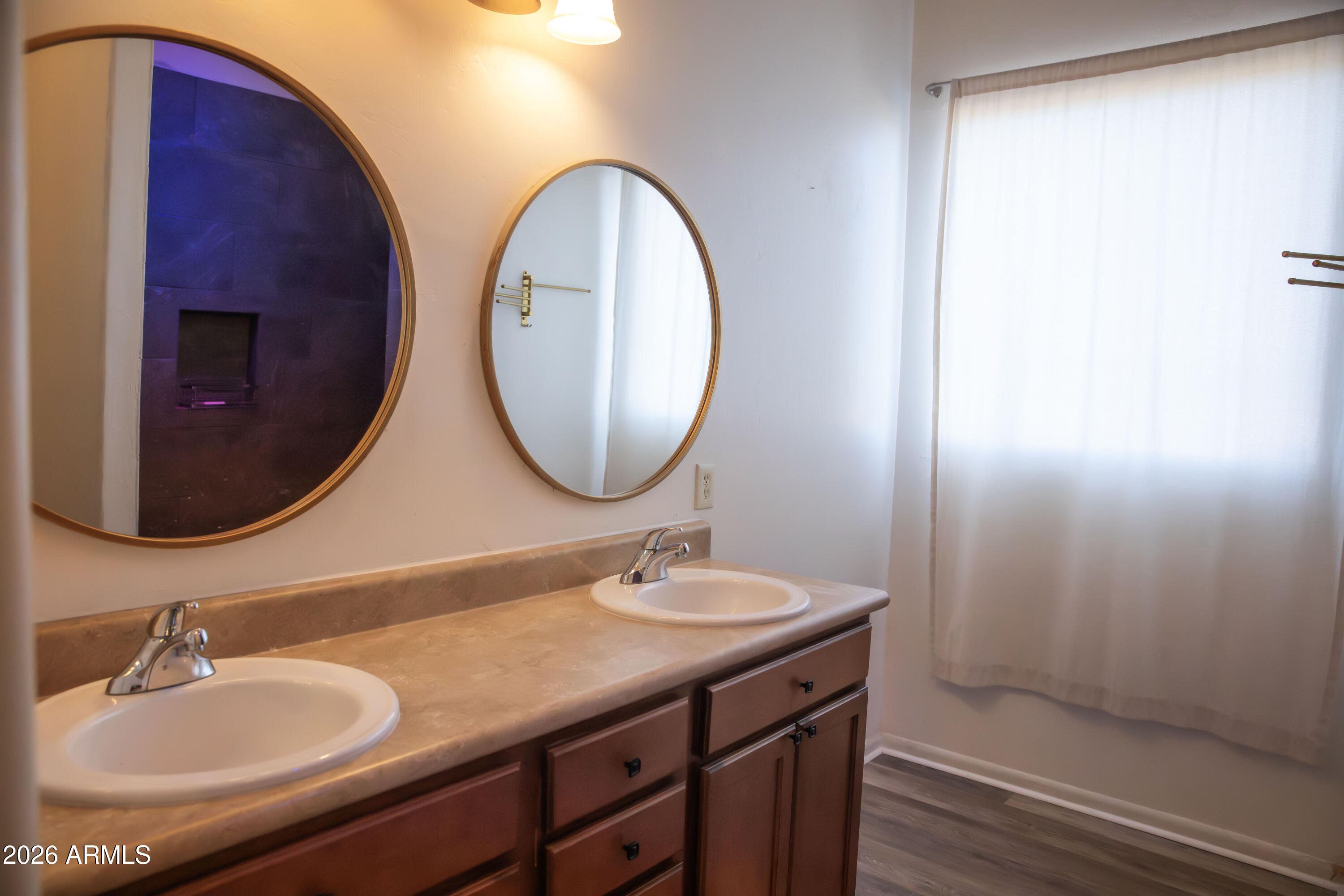 REFLECTIONS VALIENTE - Residential