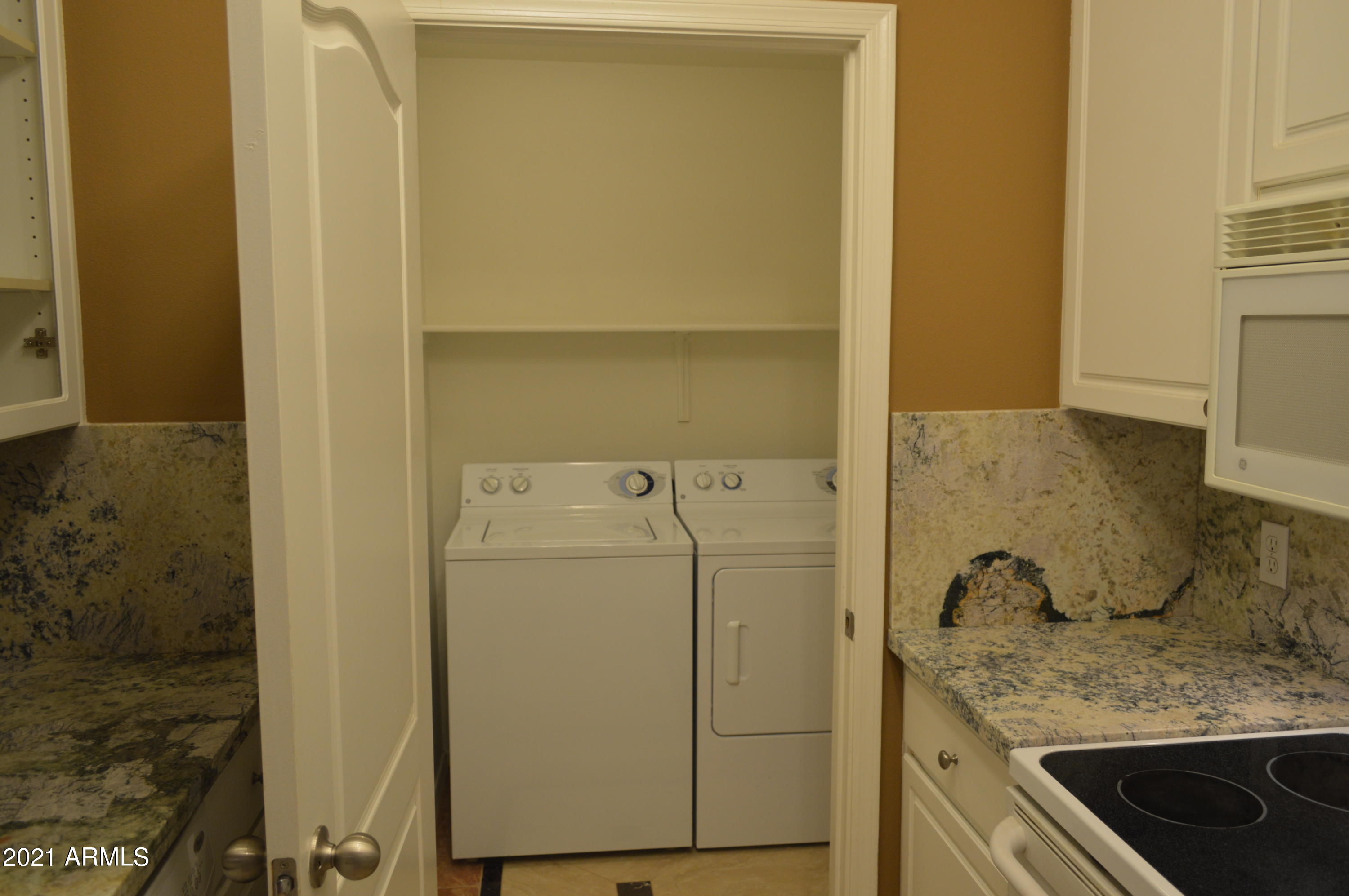 1701 E COLTER Street 473